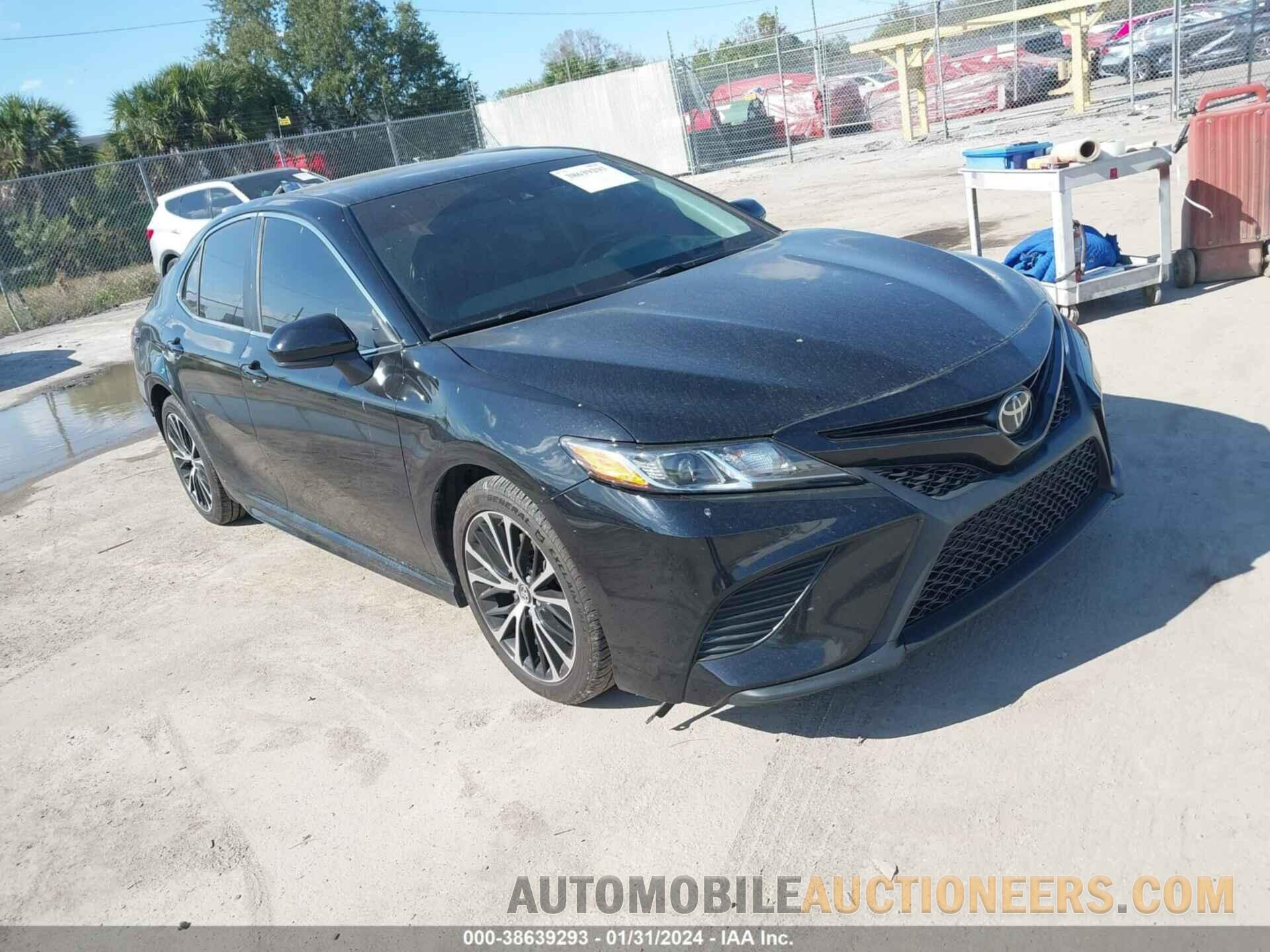 4T1B11HK6JU064549 TOYOTA CAMRY 2018