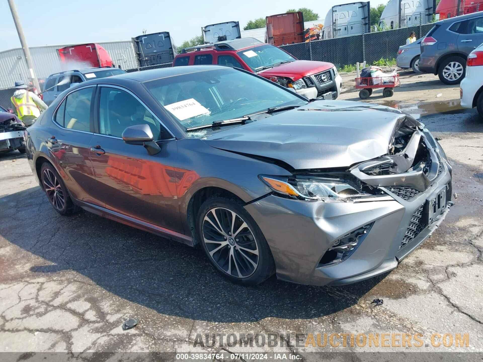 4T1B11HK6JU065491 TOYOTA CAMRY 2018