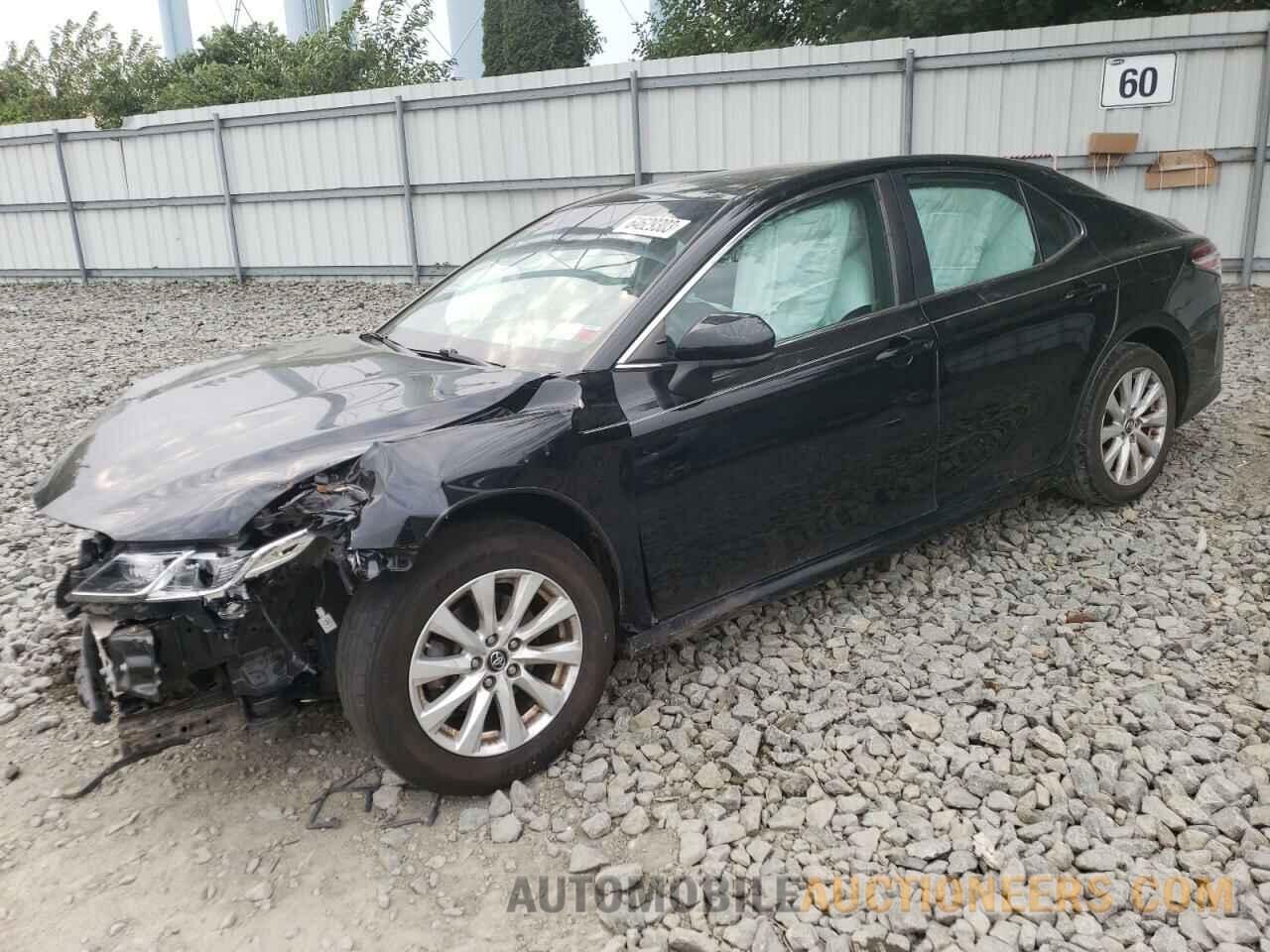 4T1B11HK6JU065961 TOYOTA CAMRY 2018