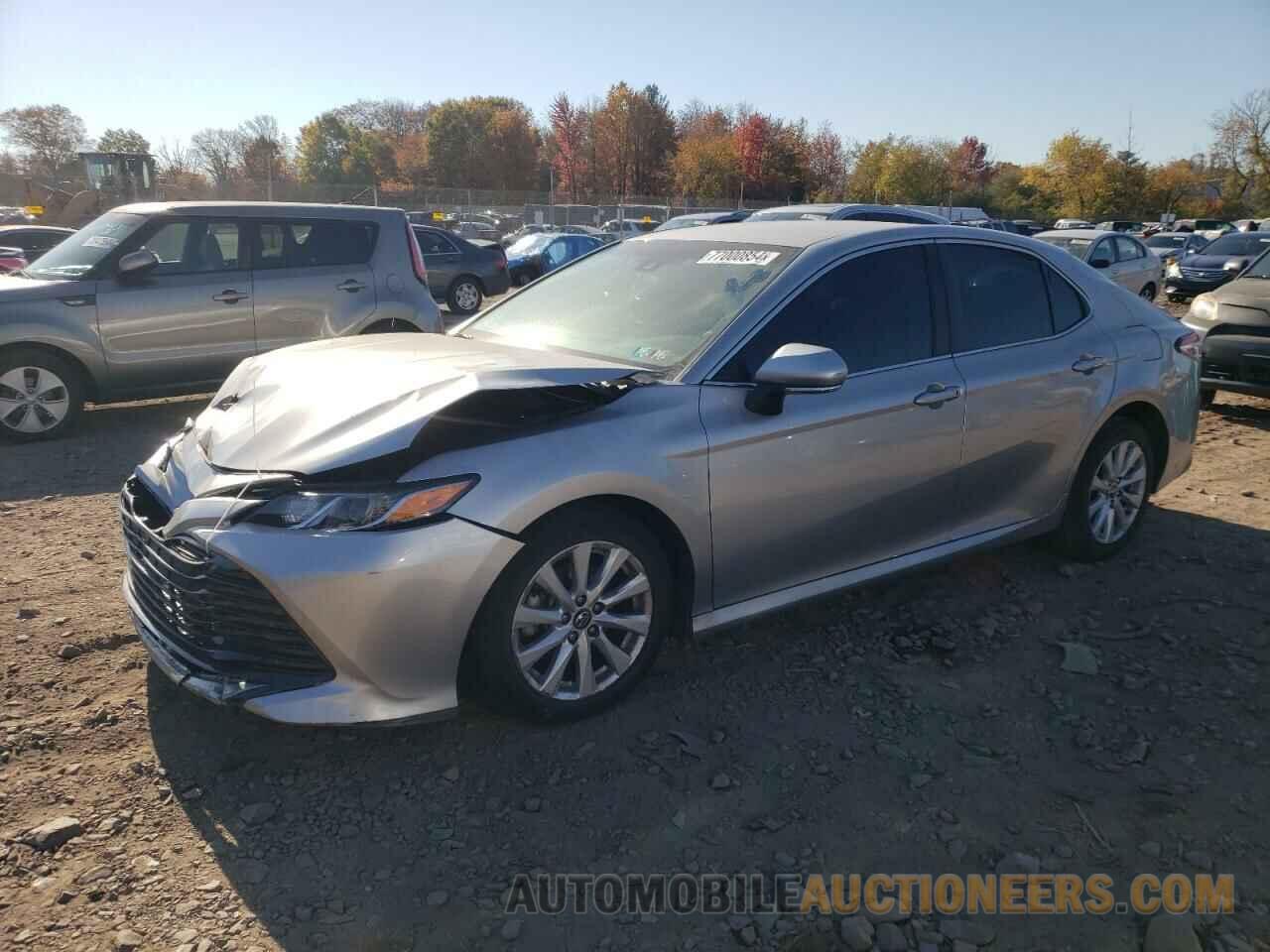 4T1B11HK6JU066379 TOYOTA CAMRY 2018