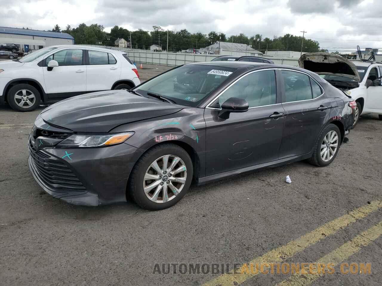 4T1B11HK6JU068438 TOYOTA CAMRY 2018