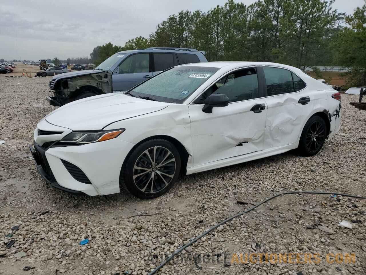 4T1B11HK6JU069556 TOYOTA CAMRY 2018