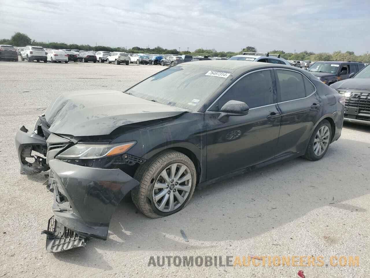 4T1B11HK6JU070562 TOYOTA CAMRY 2018