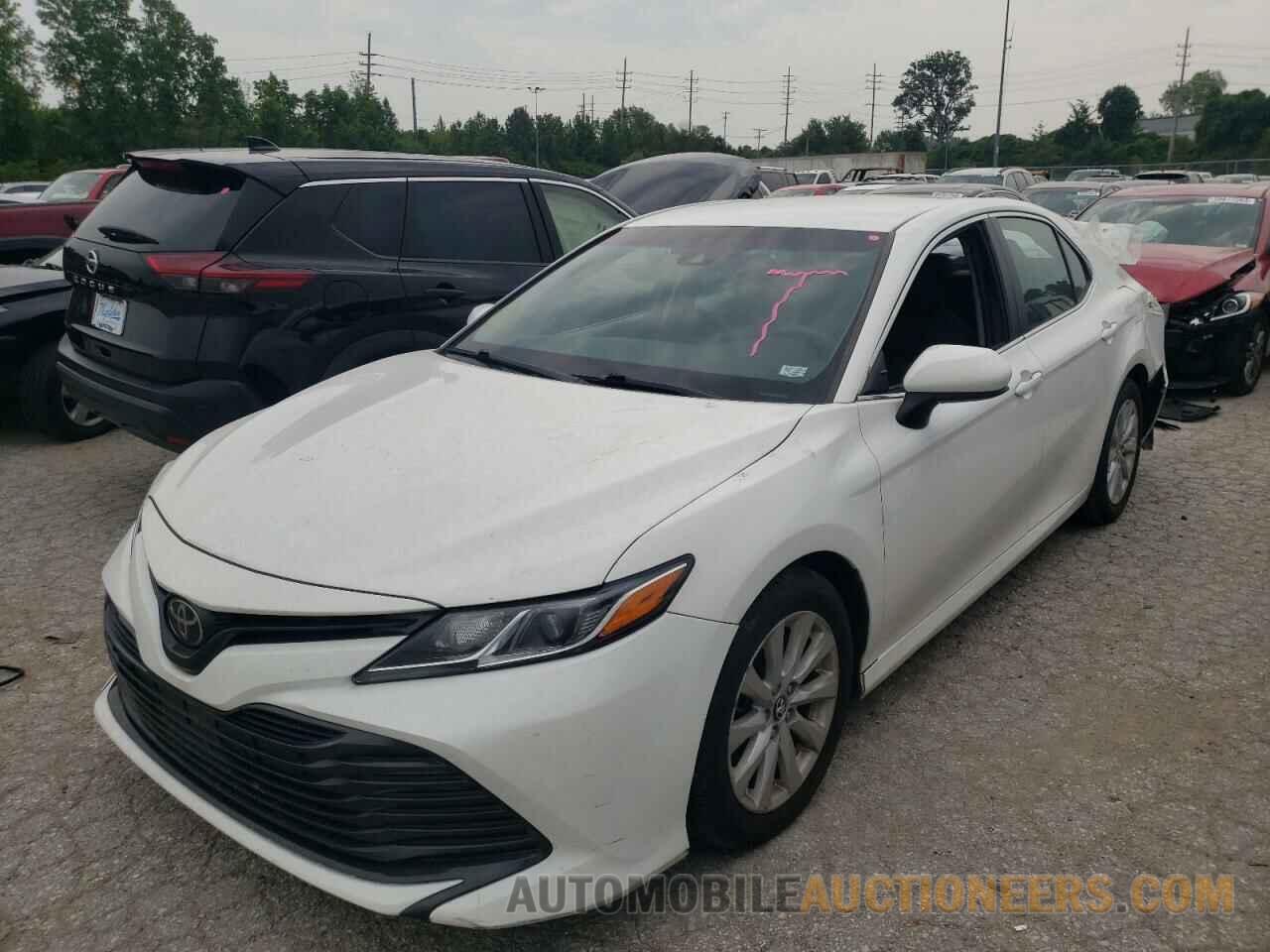 4T1B11HK6JU071887 TOYOTA CAMRY 2018