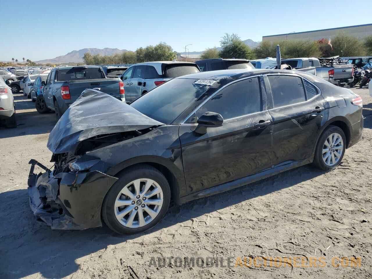 4T1B11HK6JU073624 TOYOTA CAMRY 2018