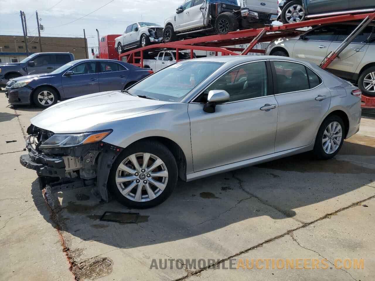 4T1B11HK6JU073784 TOYOTA CAMRY 2018