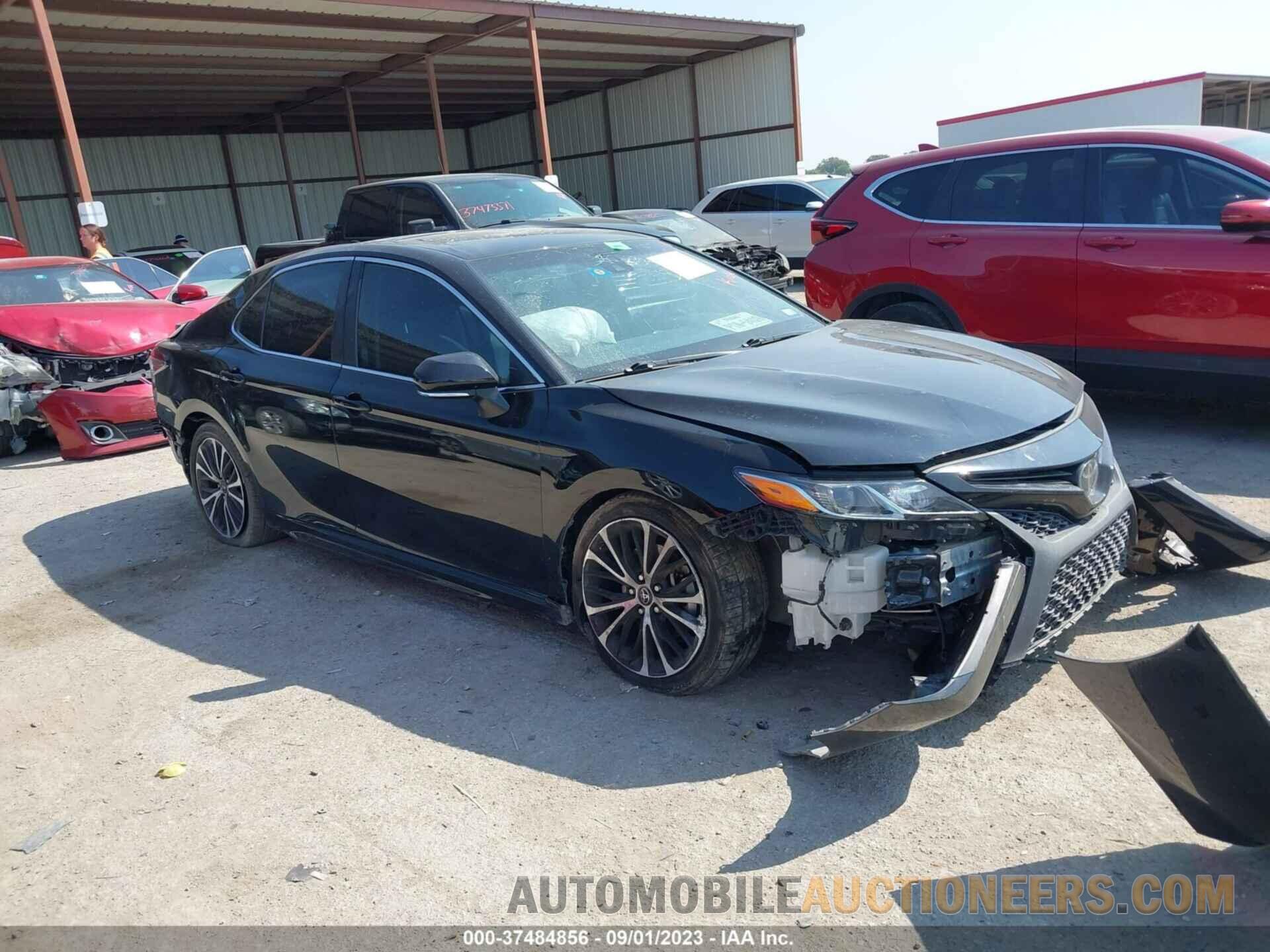 4T1B11HK6JU074045 TOYOTA CAMRY 2018