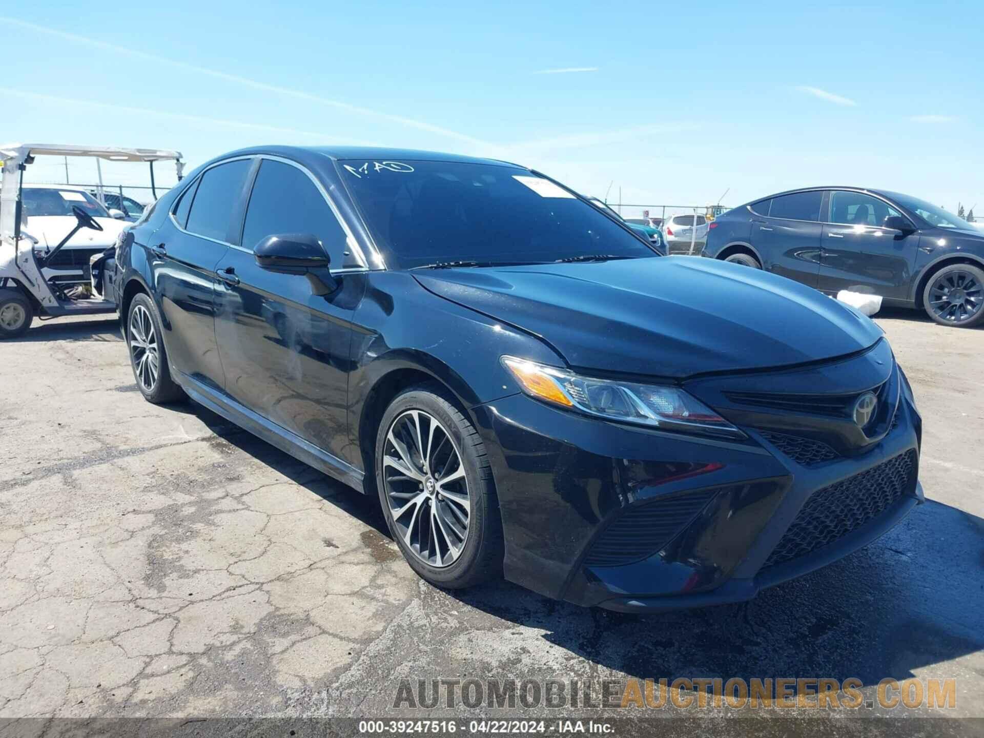 4T1B11HK6JU074367 TOYOTA CAMRY 2018