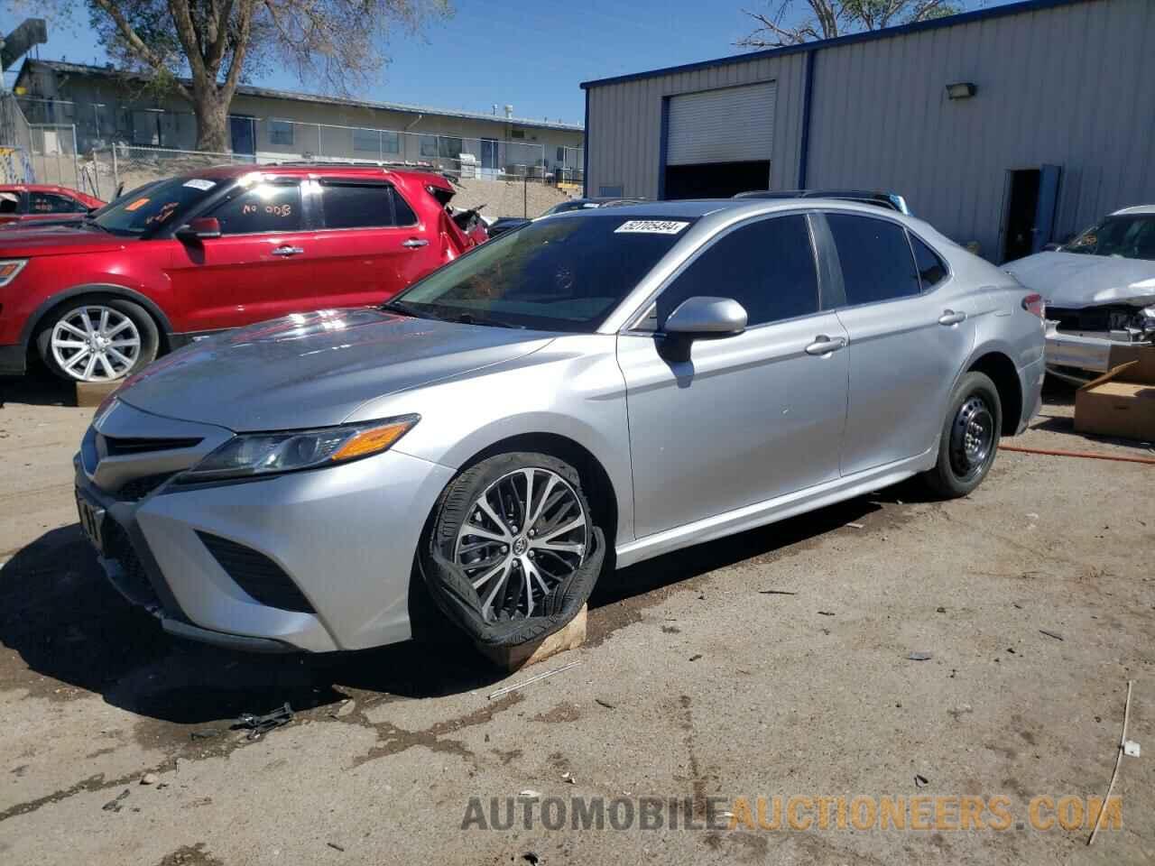 4T1B11HK6JU075597 TOYOTA CAMRY 2018