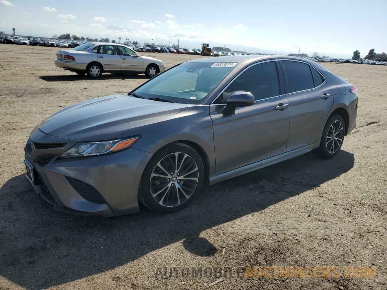 4T1B11HK6JU080699 TOYOTA CAMRY 2018