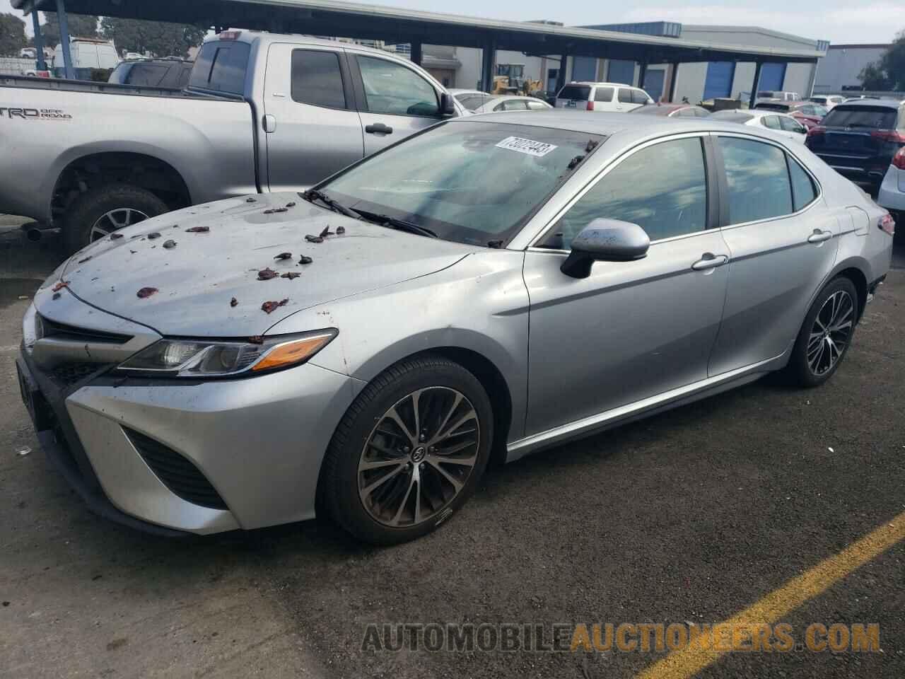 4T1B11HK6JU081304 TOYOTA CAMRY 2018