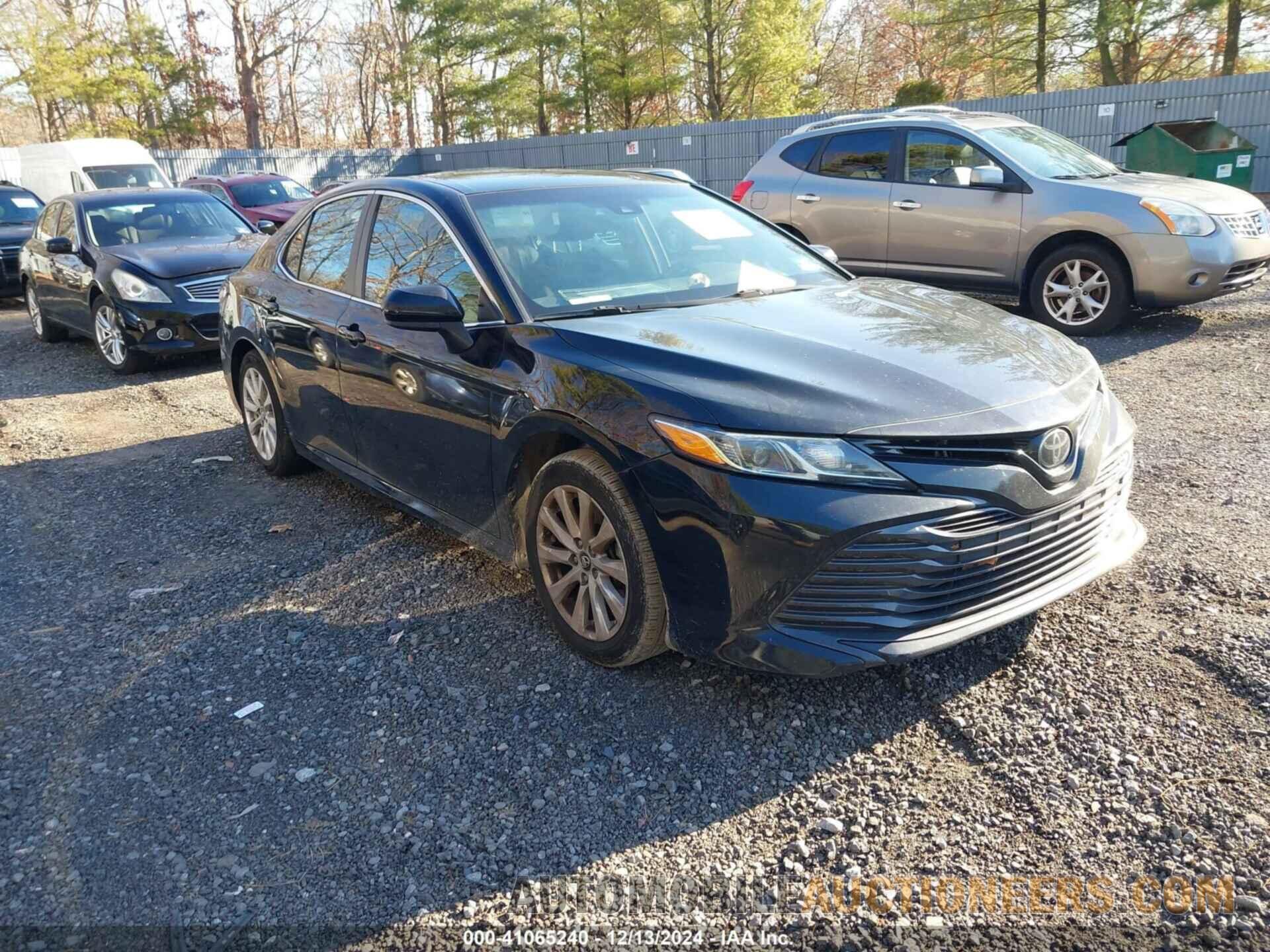 4T1B11HK6JU081593 TOYOTA CAMRY 2018