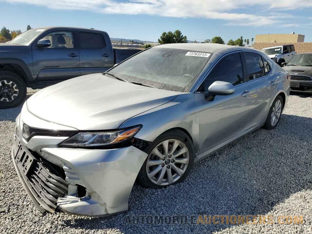 4T1B11HK6JU082579 TOYOTA CAMRY 2018