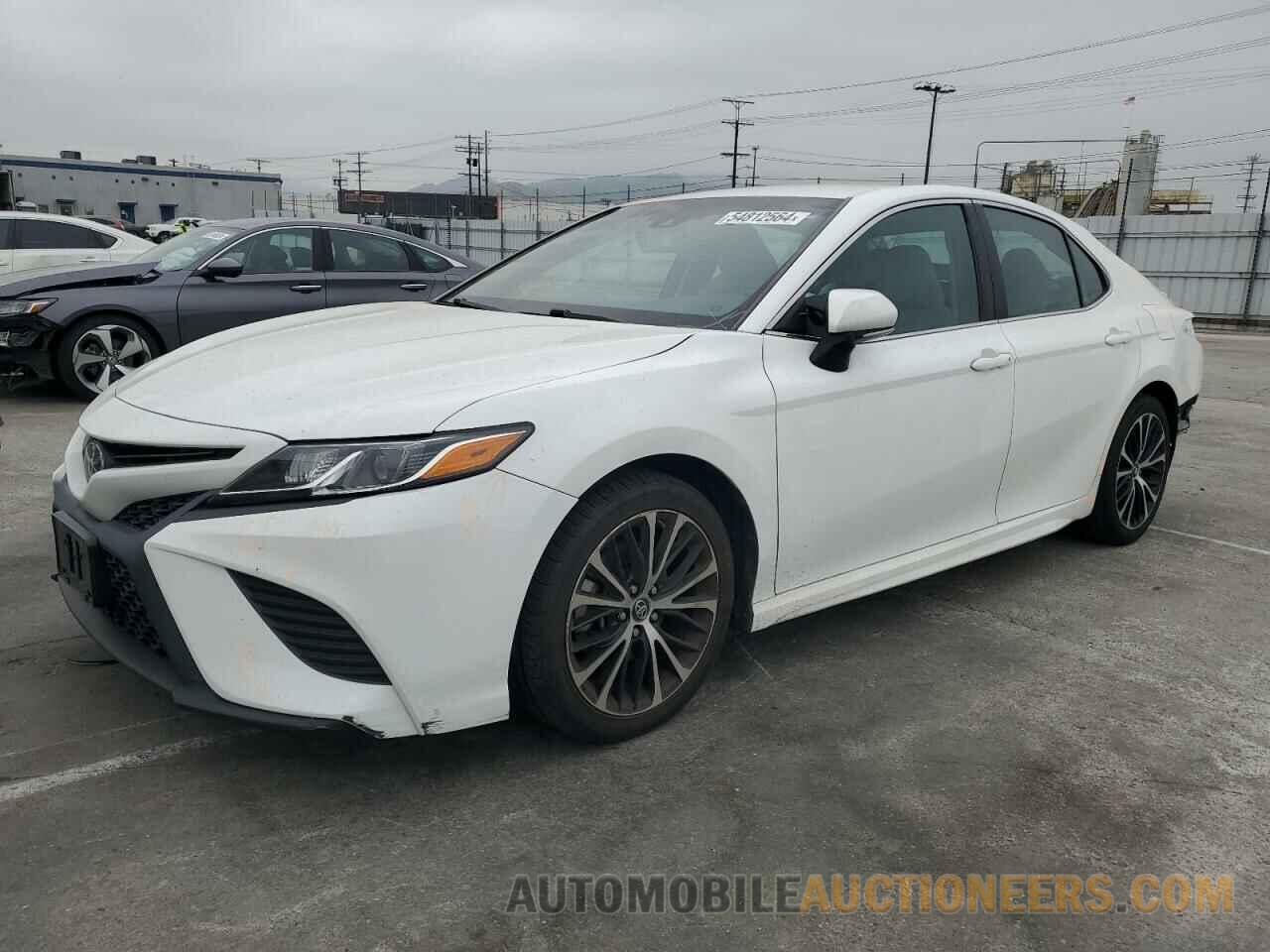 4T1B11HK6JU087328 TOYOTA CAMRY 2018