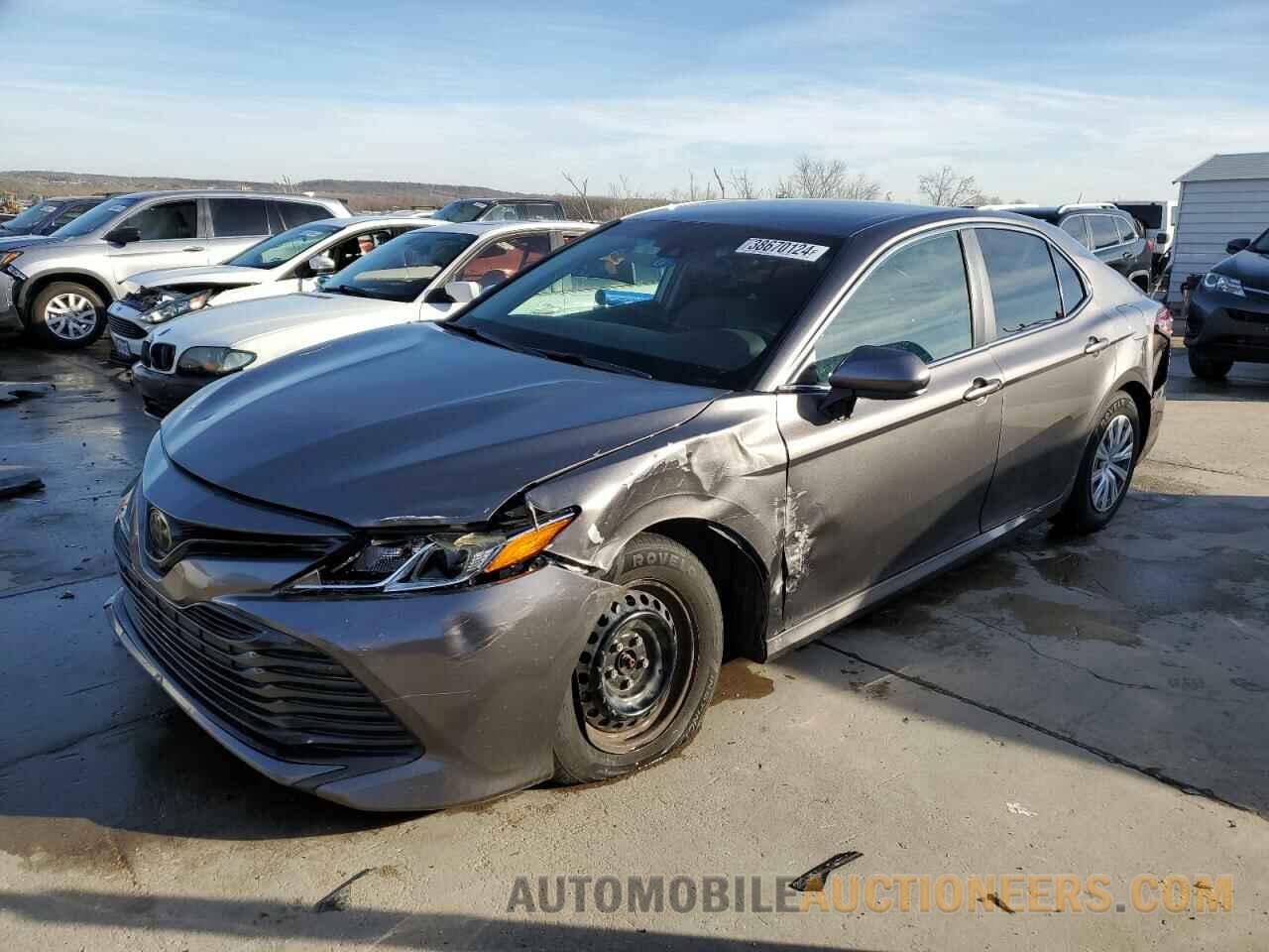 4T1B11HK6JU089127 TOYOTA CAMRY 2018