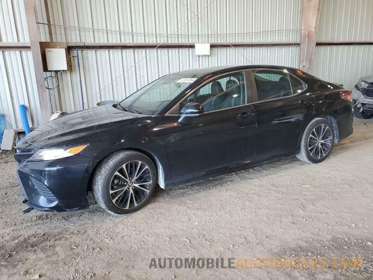 4T1B11HK6JU092075 TOYOTA CAMRY 2018