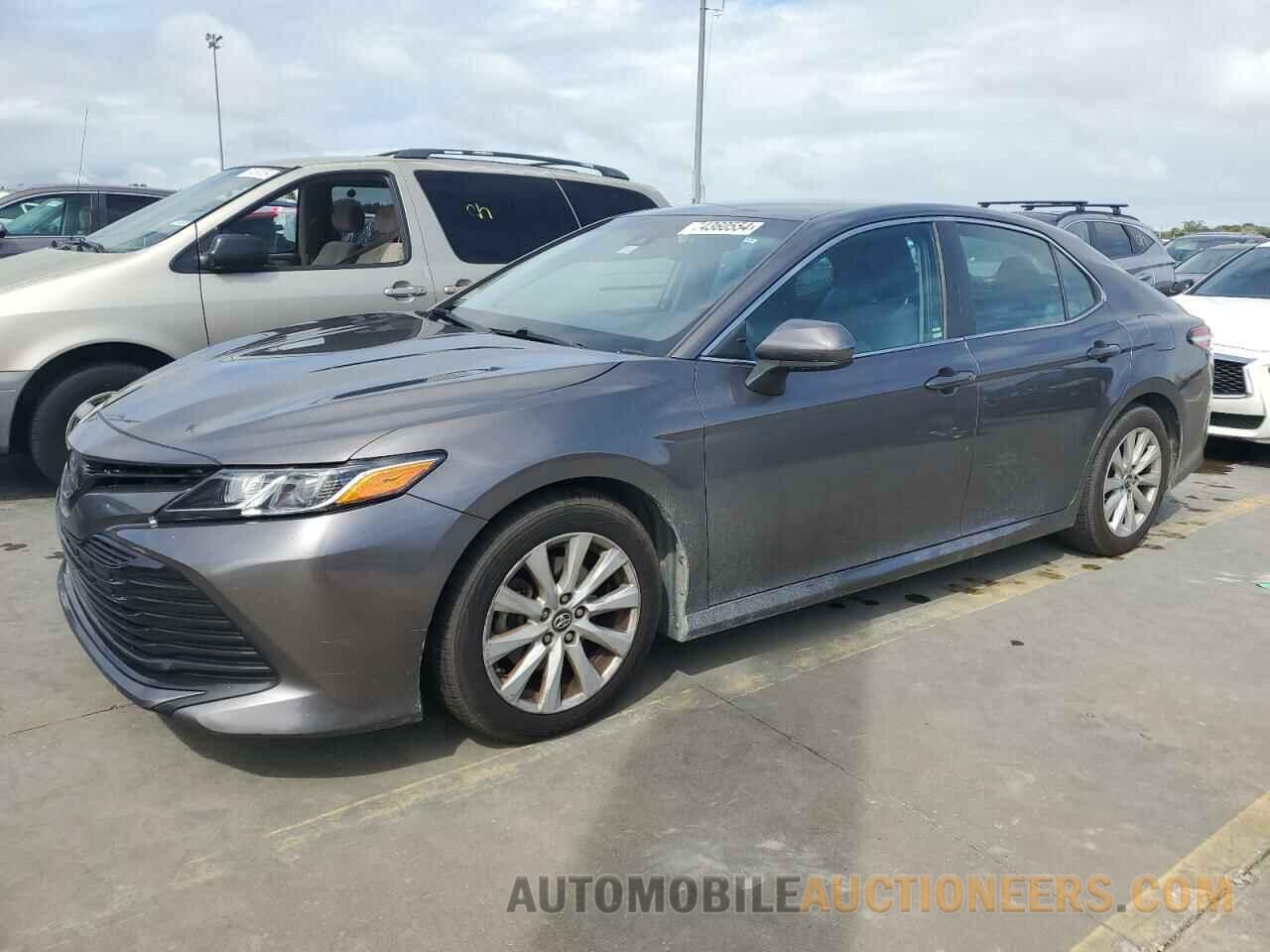 4T1B11HK6JU093484 TOYOTA CAMRY 2018