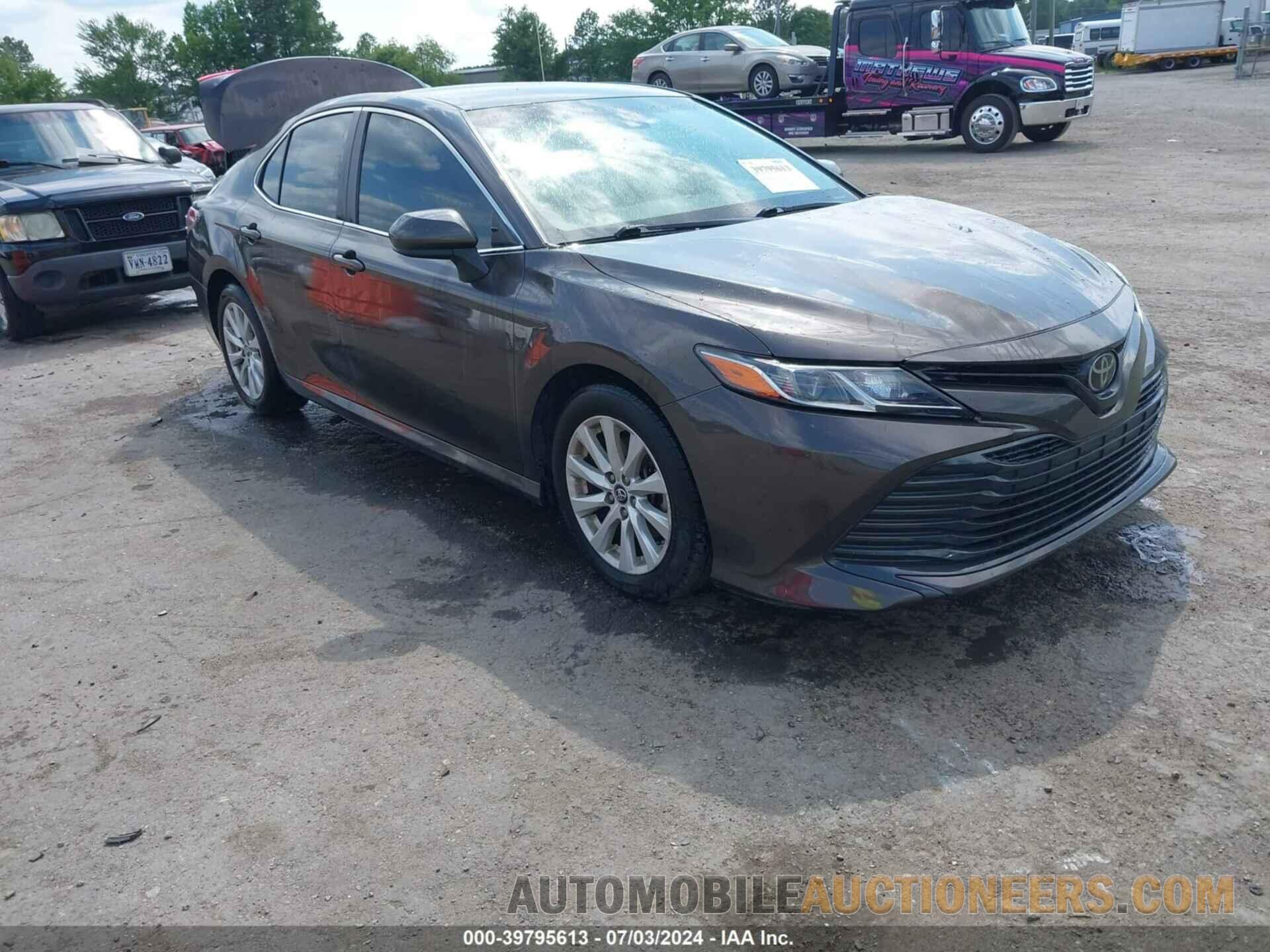 4T1B11HK6JU098362 TOYOTA CAMRY 2018