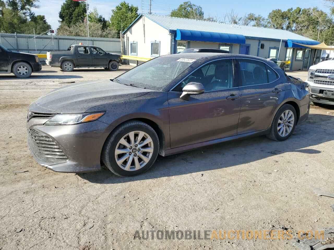 4T1B11HK6JU102152 TOYOTA CAMRY 2018