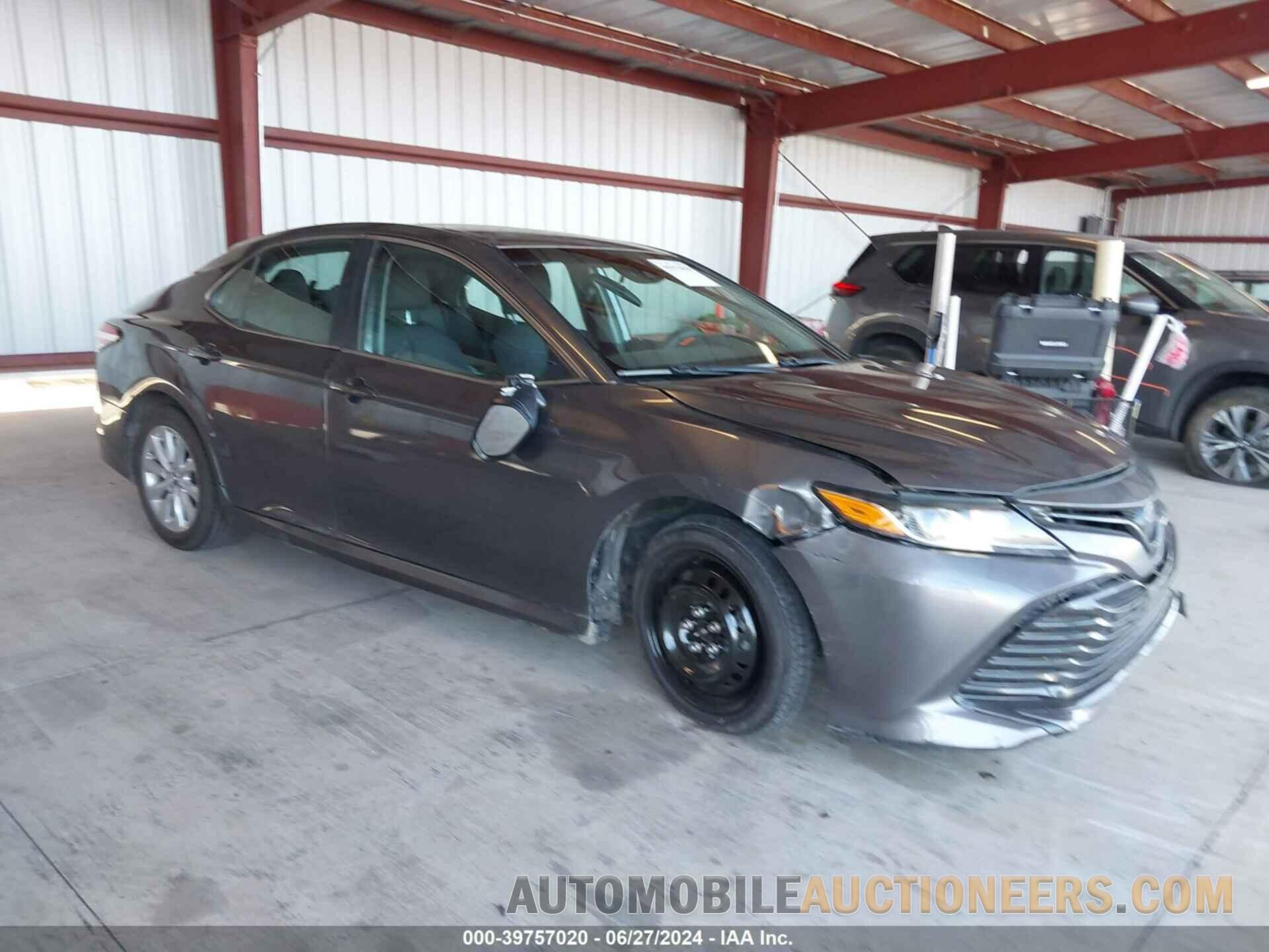 4T1B11HK6JU102670 TOYOTA CAMRY 2018