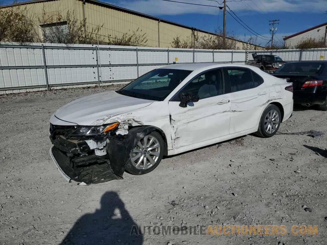 4T1B11HK6JU103169 TOYOTA CAMRY 2018