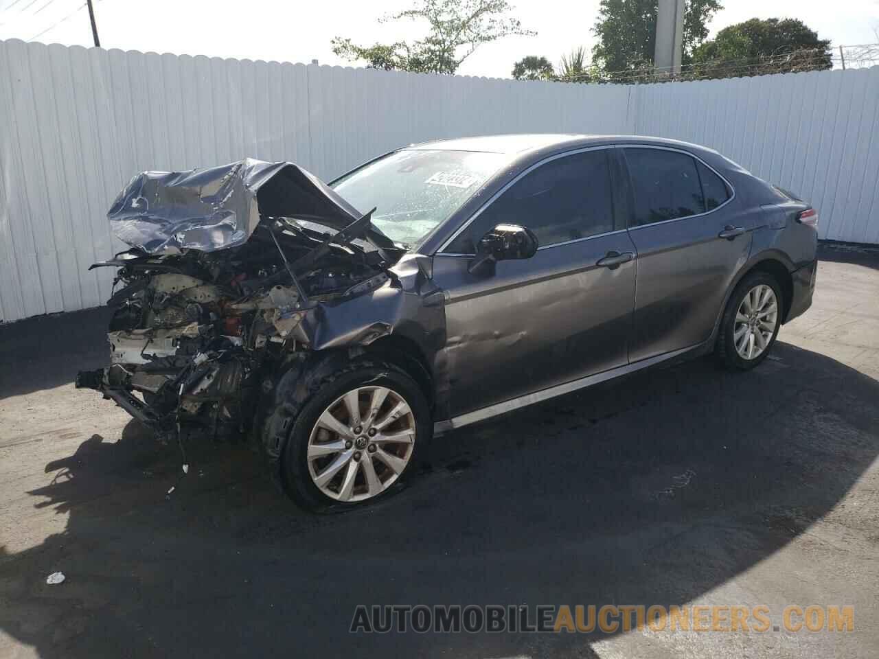 4T1B11HK6JU103916 TOYOTA CAMRY 2018