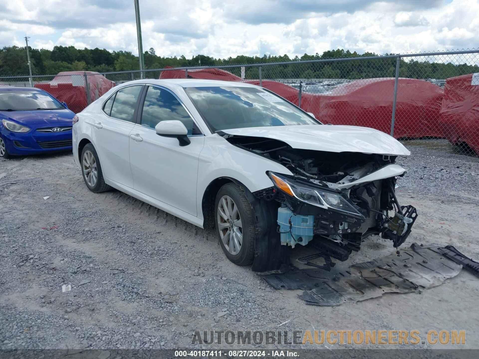 4T1B11HK6JU104810 TOYOTA CAMRY 2018