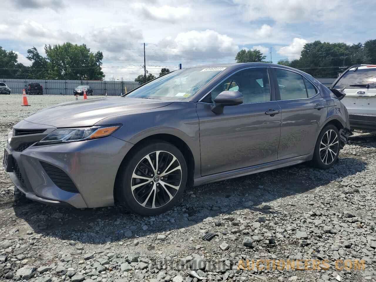 4T1B11HK6JU106752 TOYOTA CAMRY 2018