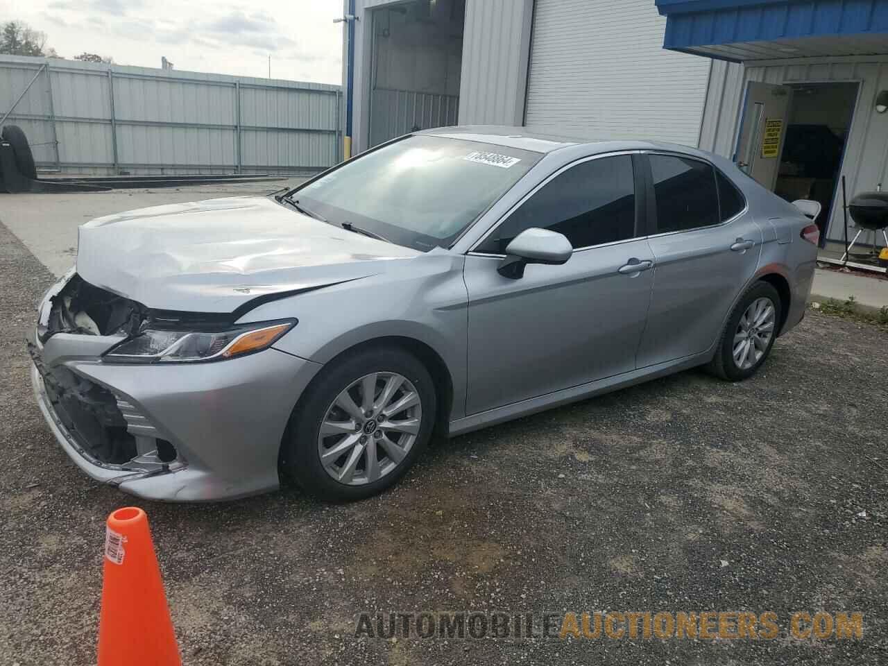 4T1B11HK6JU107383 TOYOTA CAMRY 2018