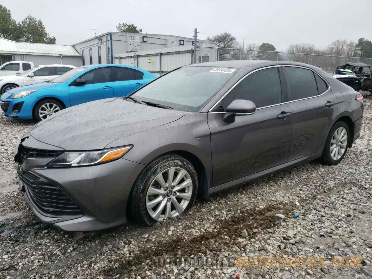 4T1B11HK6JU107609 TOYOTA CAMRY 2018