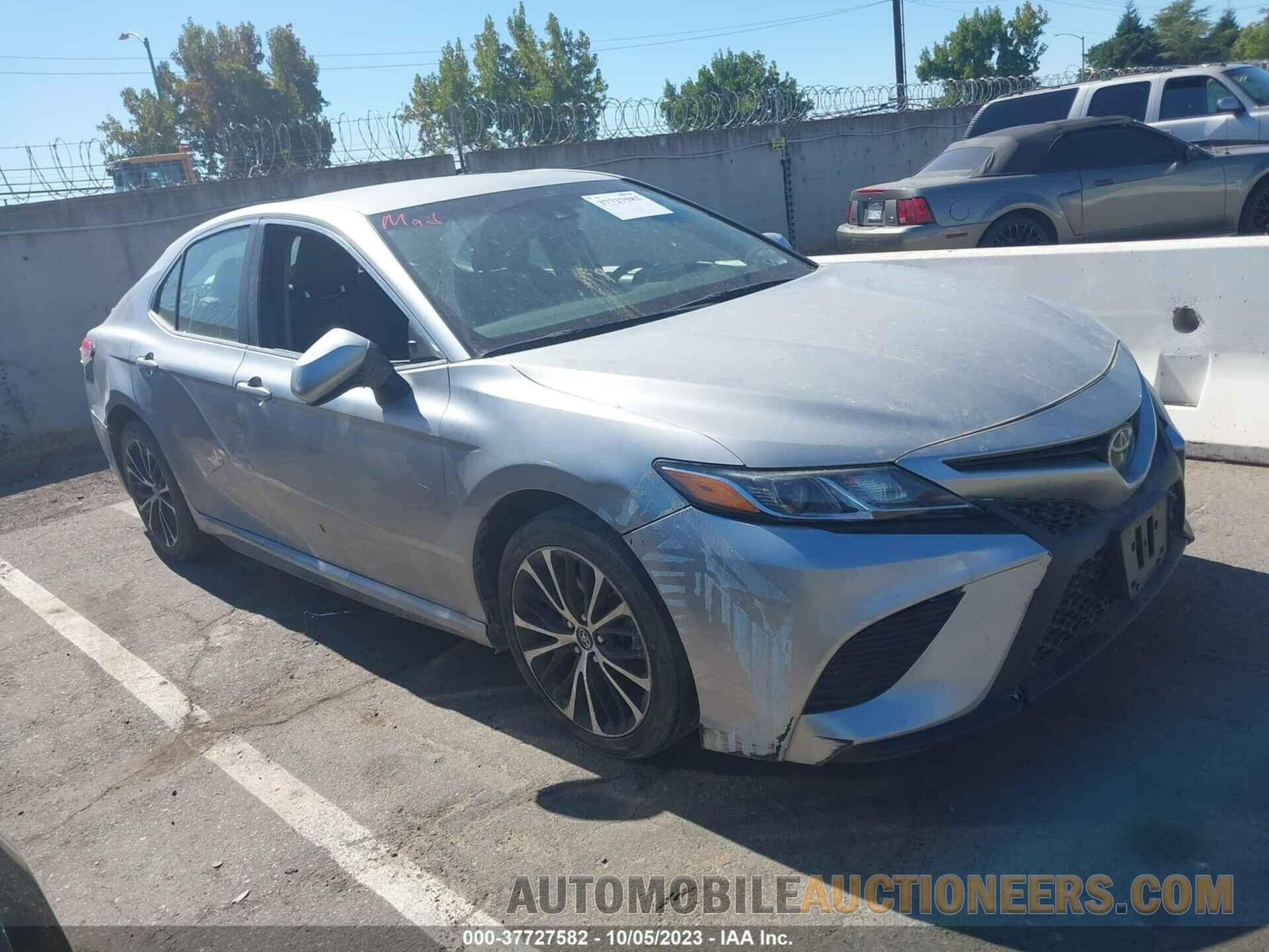 4T1B11HK6JU109313 TOYOTA CAMRY 2018