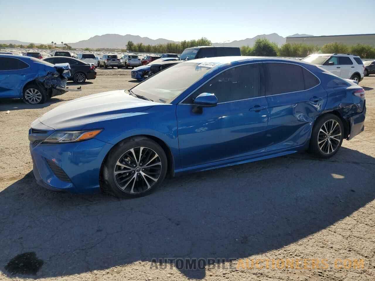 4T1B11HK6JU113247 TOYOTA CAMRY 2018