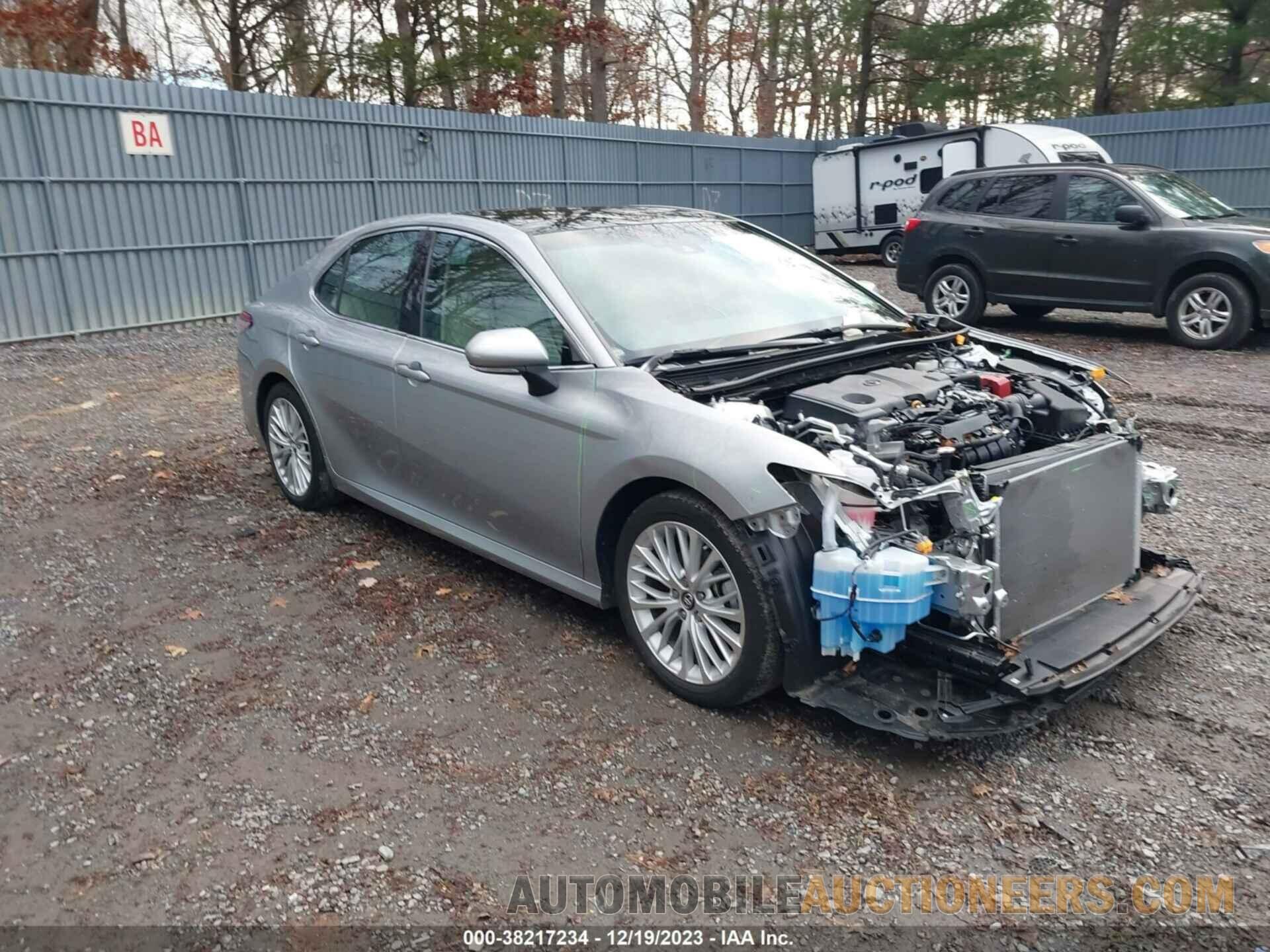 4T1B11HK6JU116181 TOYOTA CAMRY 2018