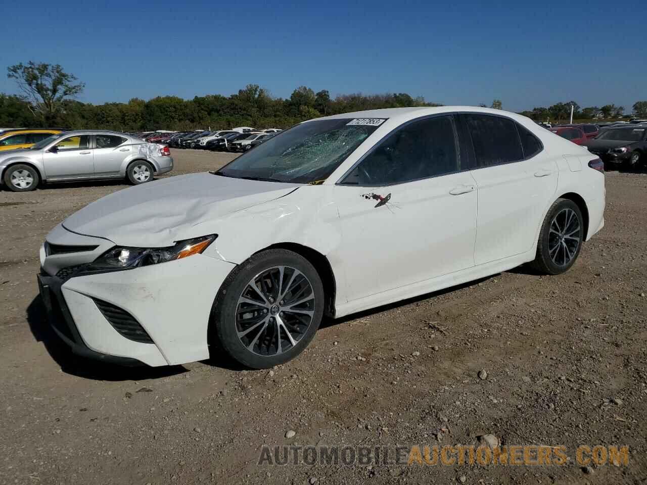 4T1B11HK6JU118688 TOYOTA CAMRY 2018