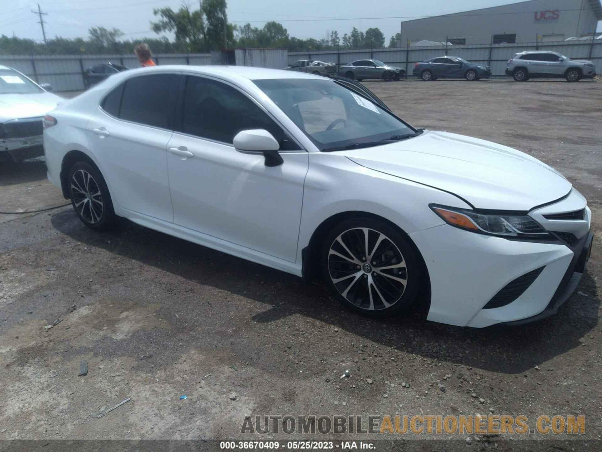 4T1B11HK6JU120313 TOYOTA CAMRY 2018