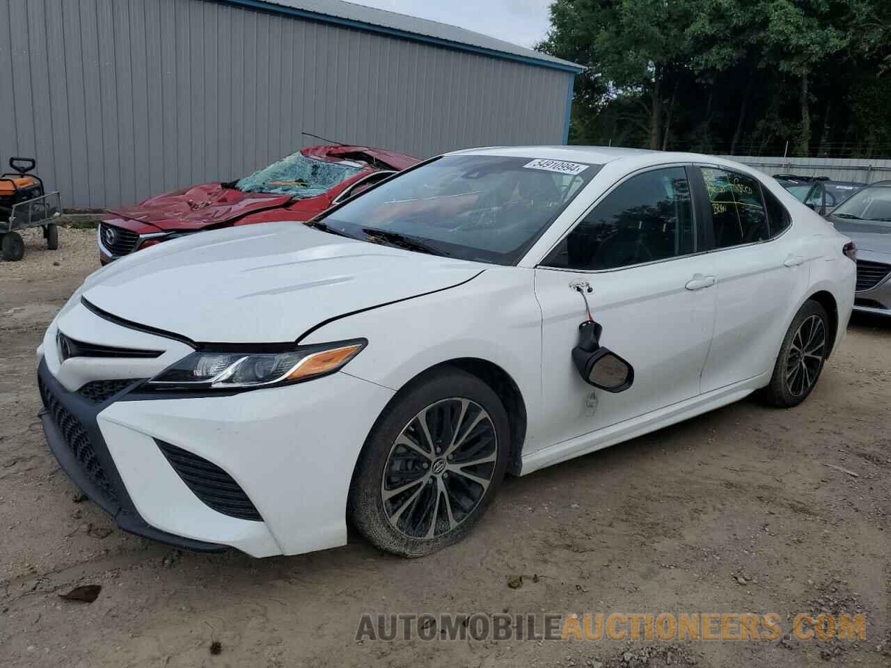 4T1B11HK6JU121462 TOYOTA CAMRY 2018