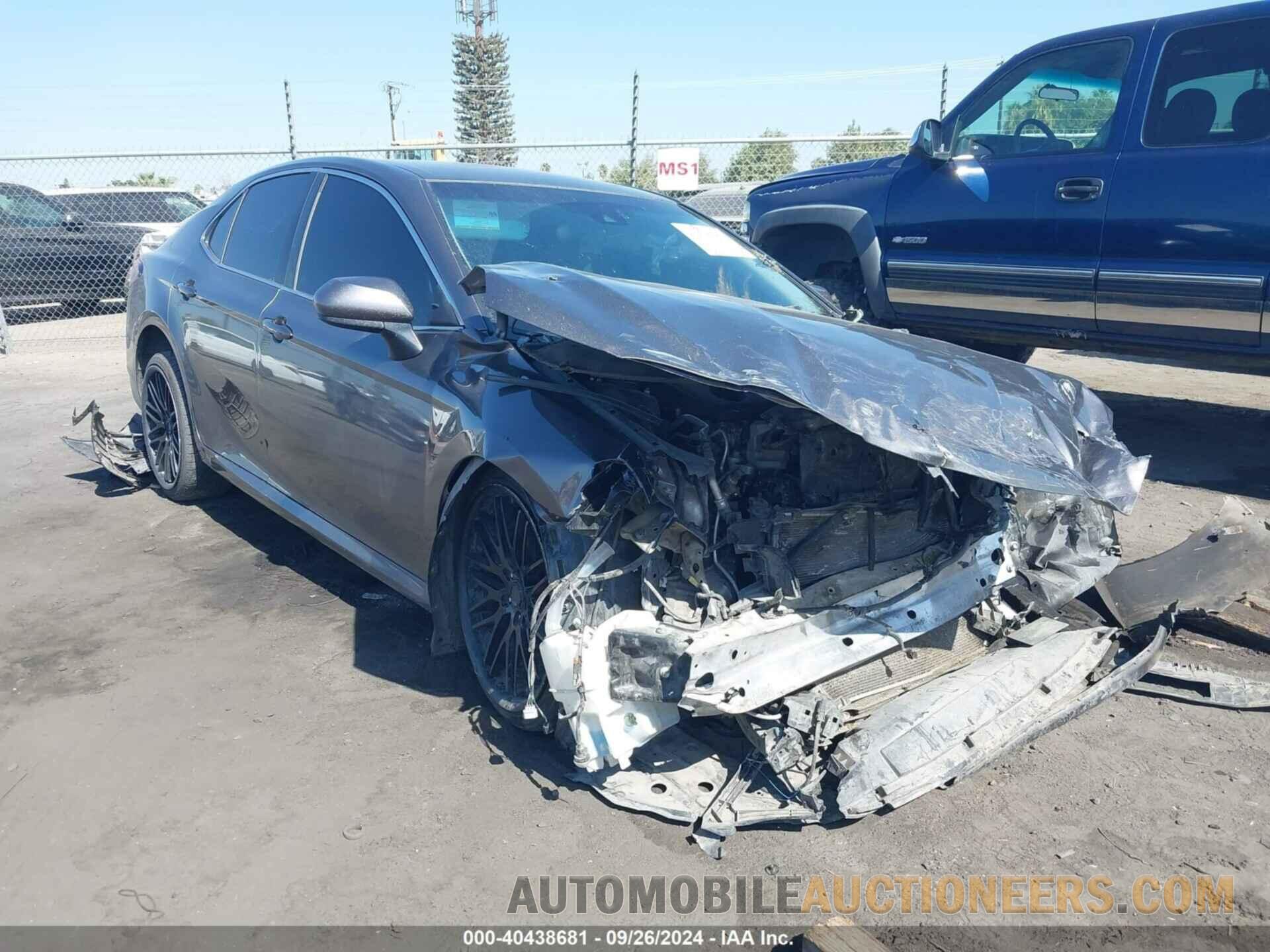 4T1B11HK6JU123941 TOYOTA CAMRY 2018