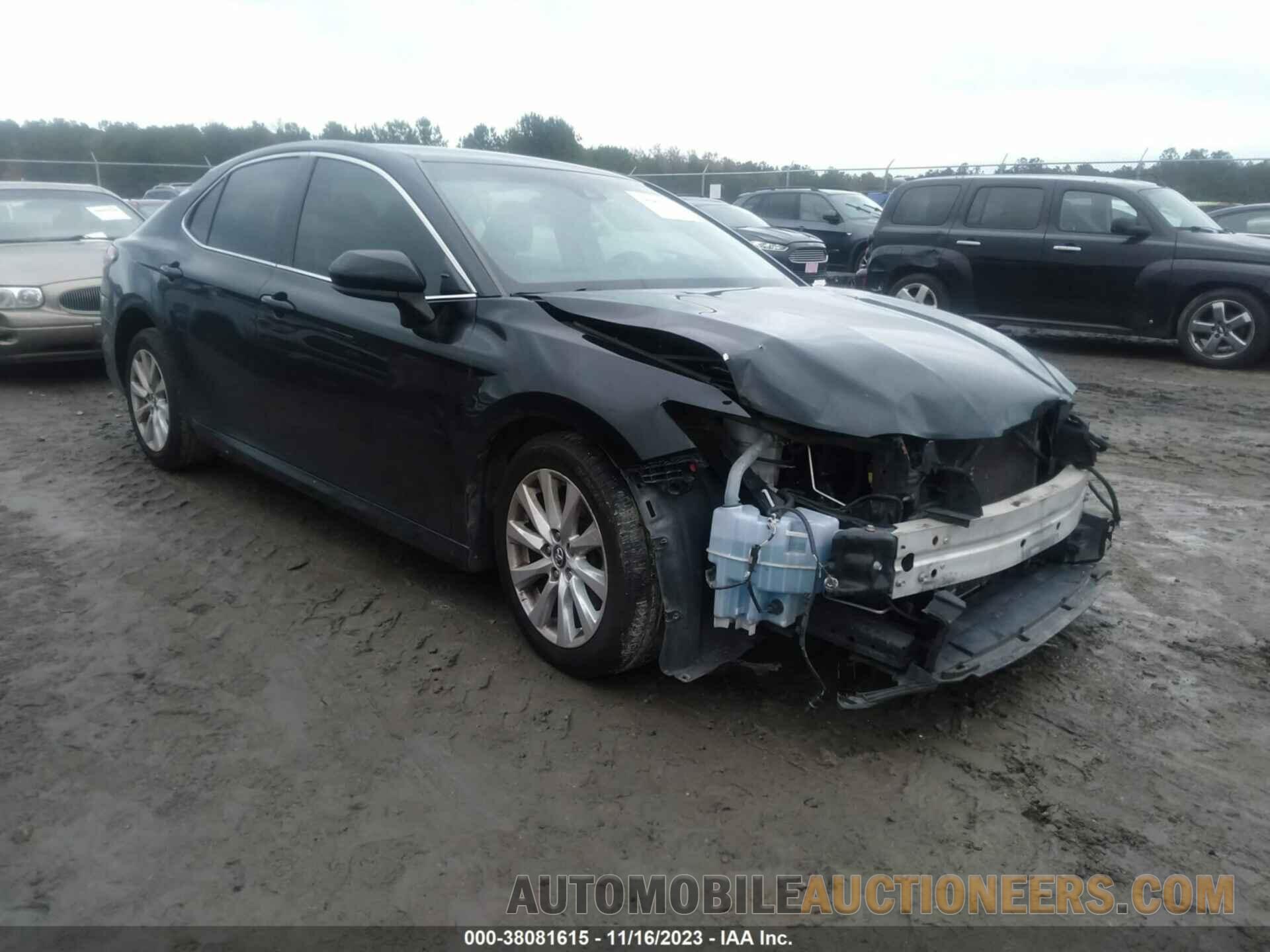 4T1B11HK6JU125852 TOYOTA CAMRY 2018