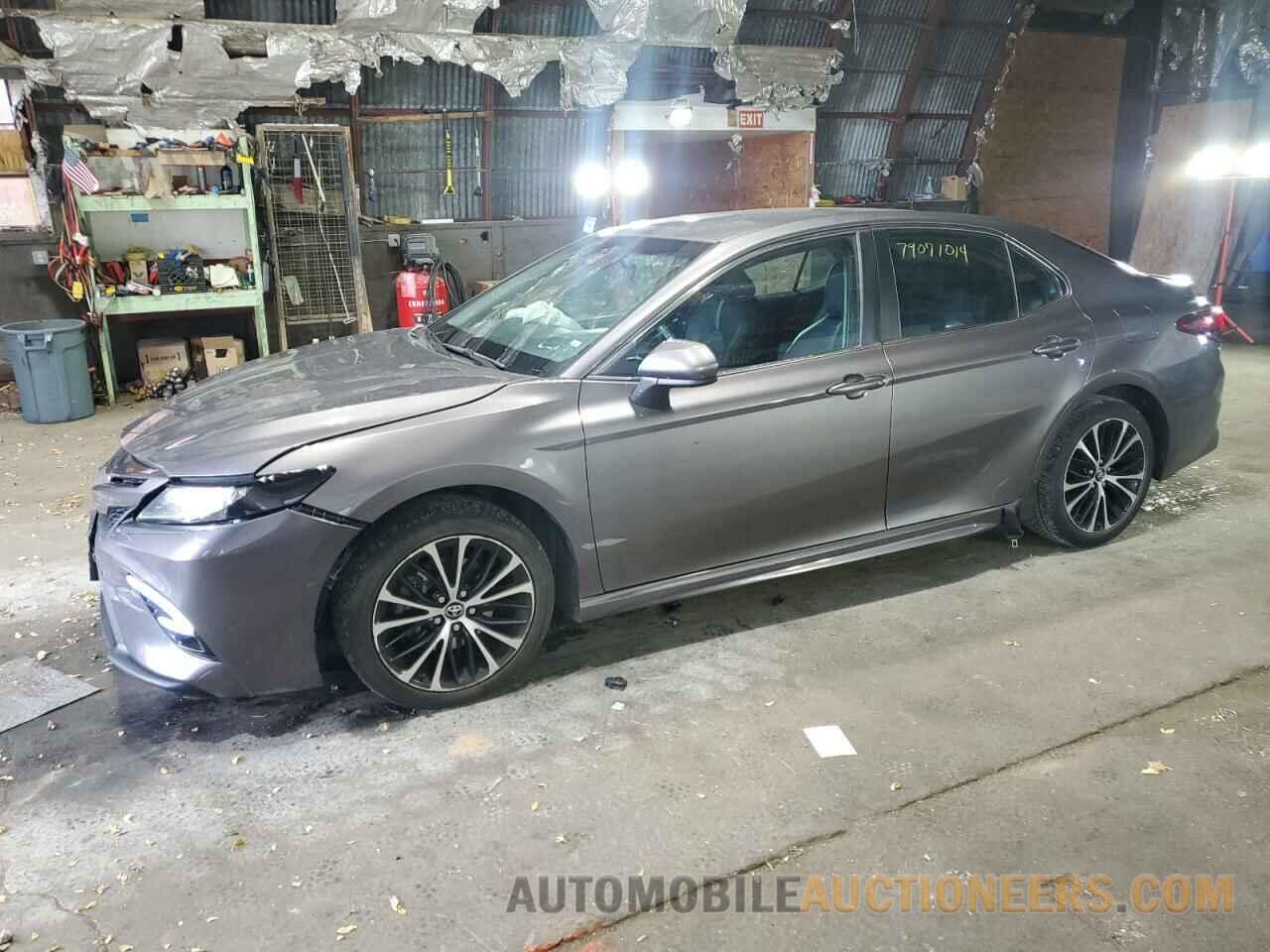 4T1B11HK6JU126922 TOYOTA CAMRY 2018