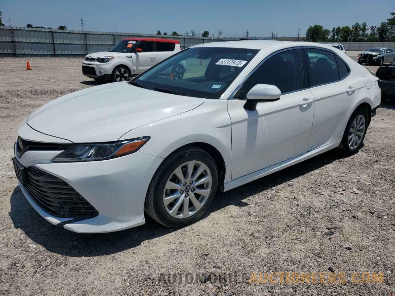 4T1B11HK6JU137659 TOYOTA CAMRY 2018