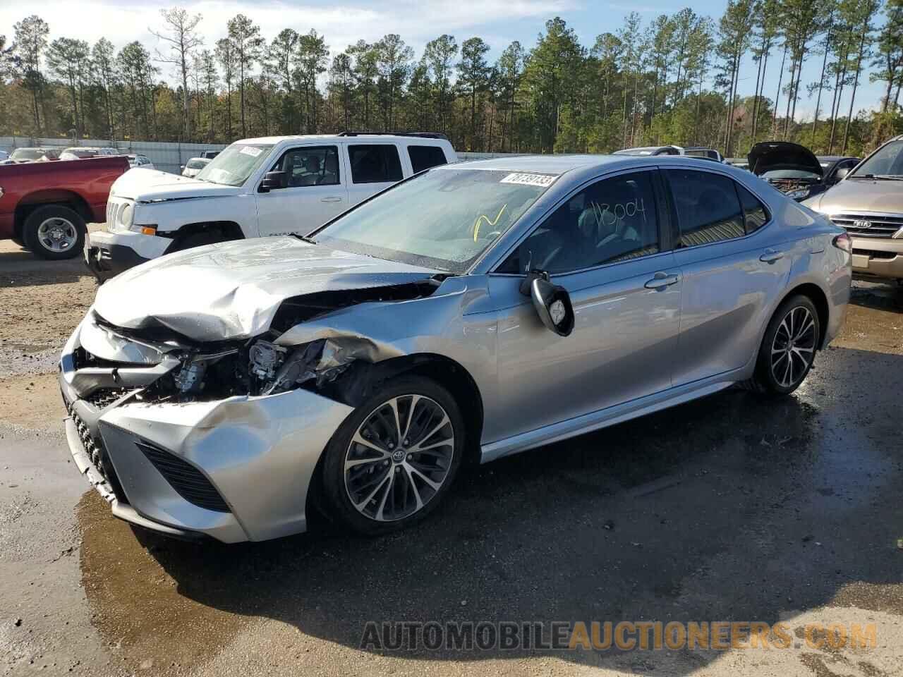 4T1B11HK6JU140349 TOYOTA CAMRY 2018