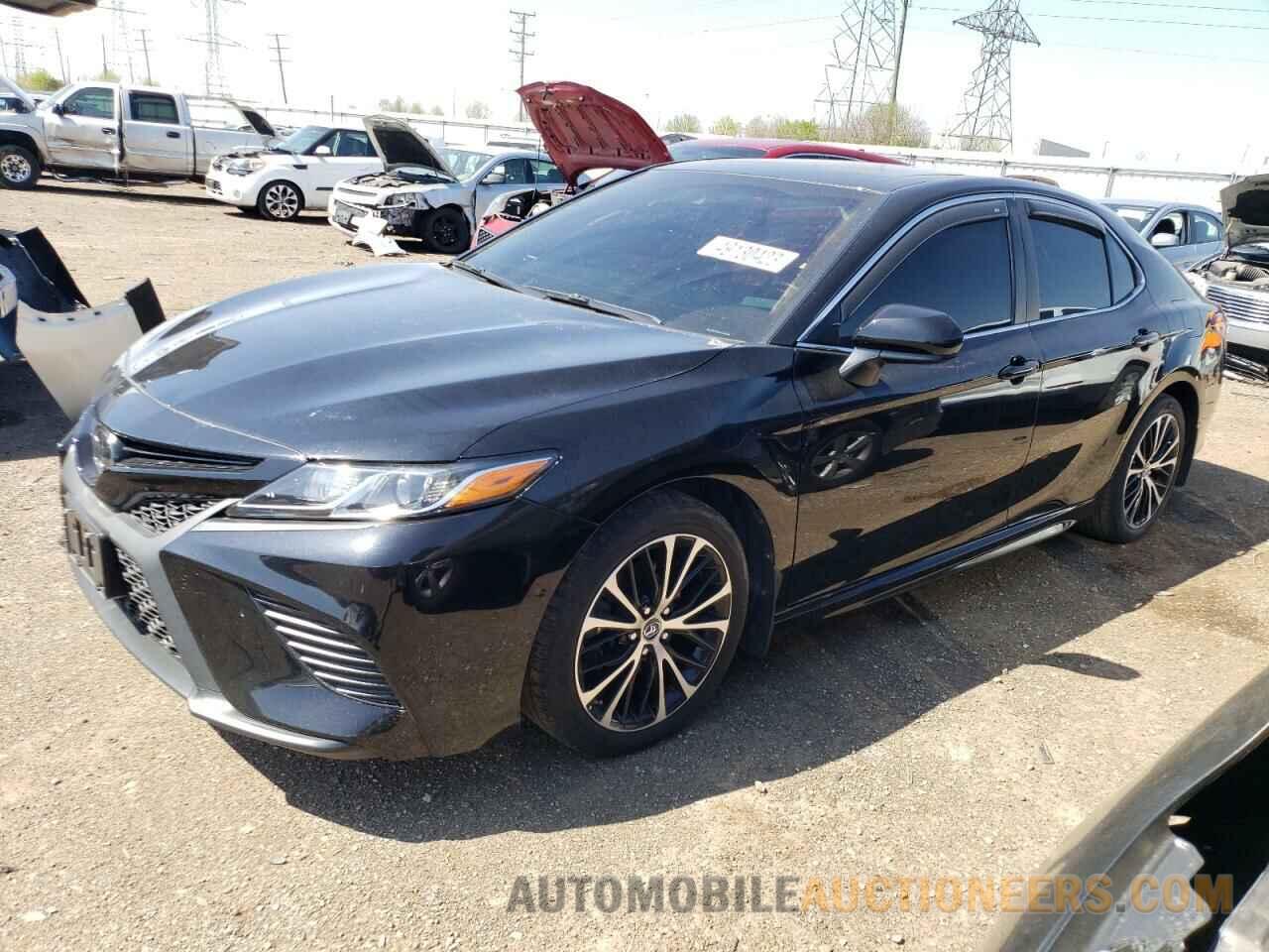 4T1B11HK6JU143705 TOYOTA CAMRY 2018