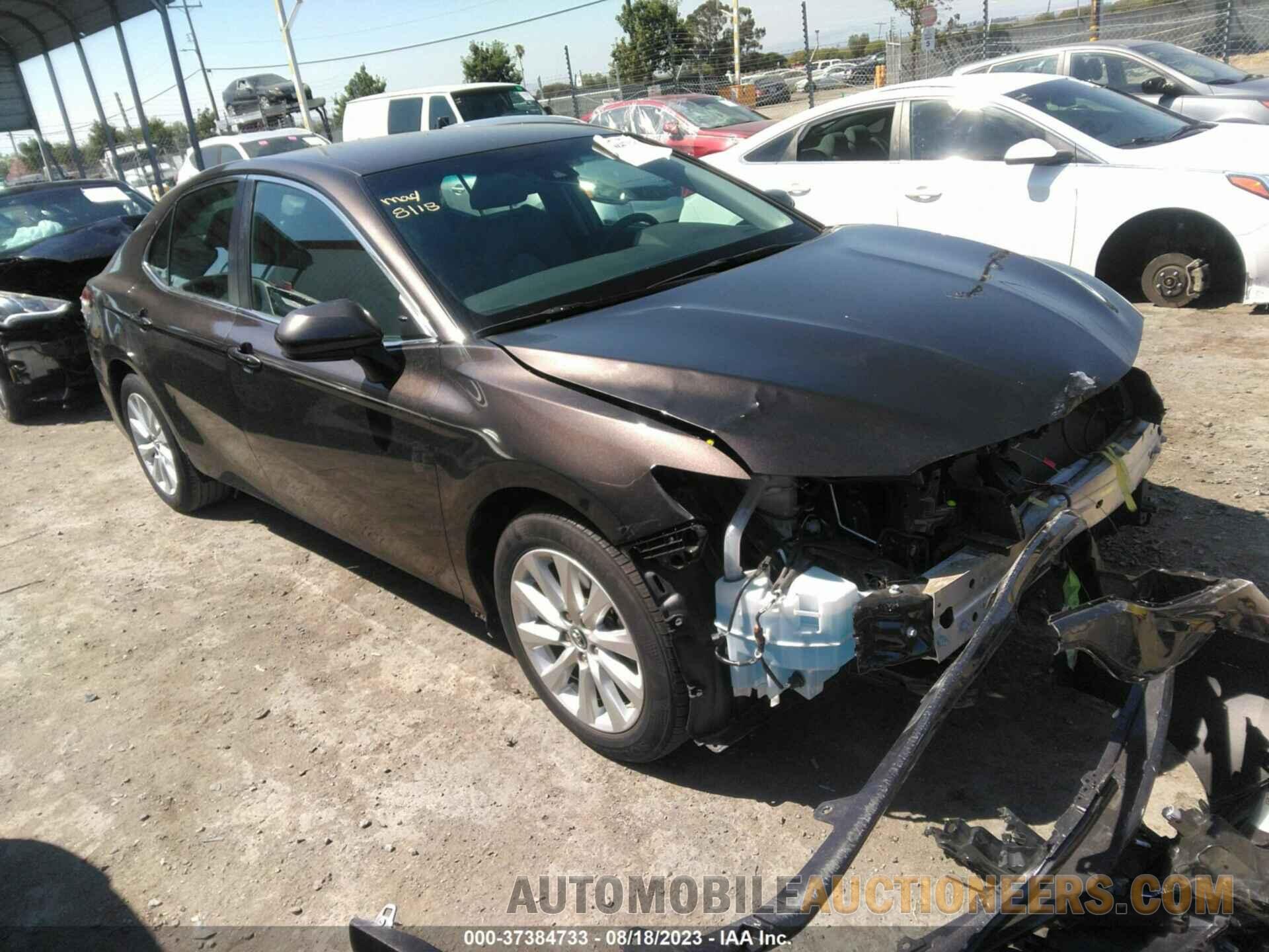 4T1B11HK6JU148175 TOYOTA CAMRY 2018