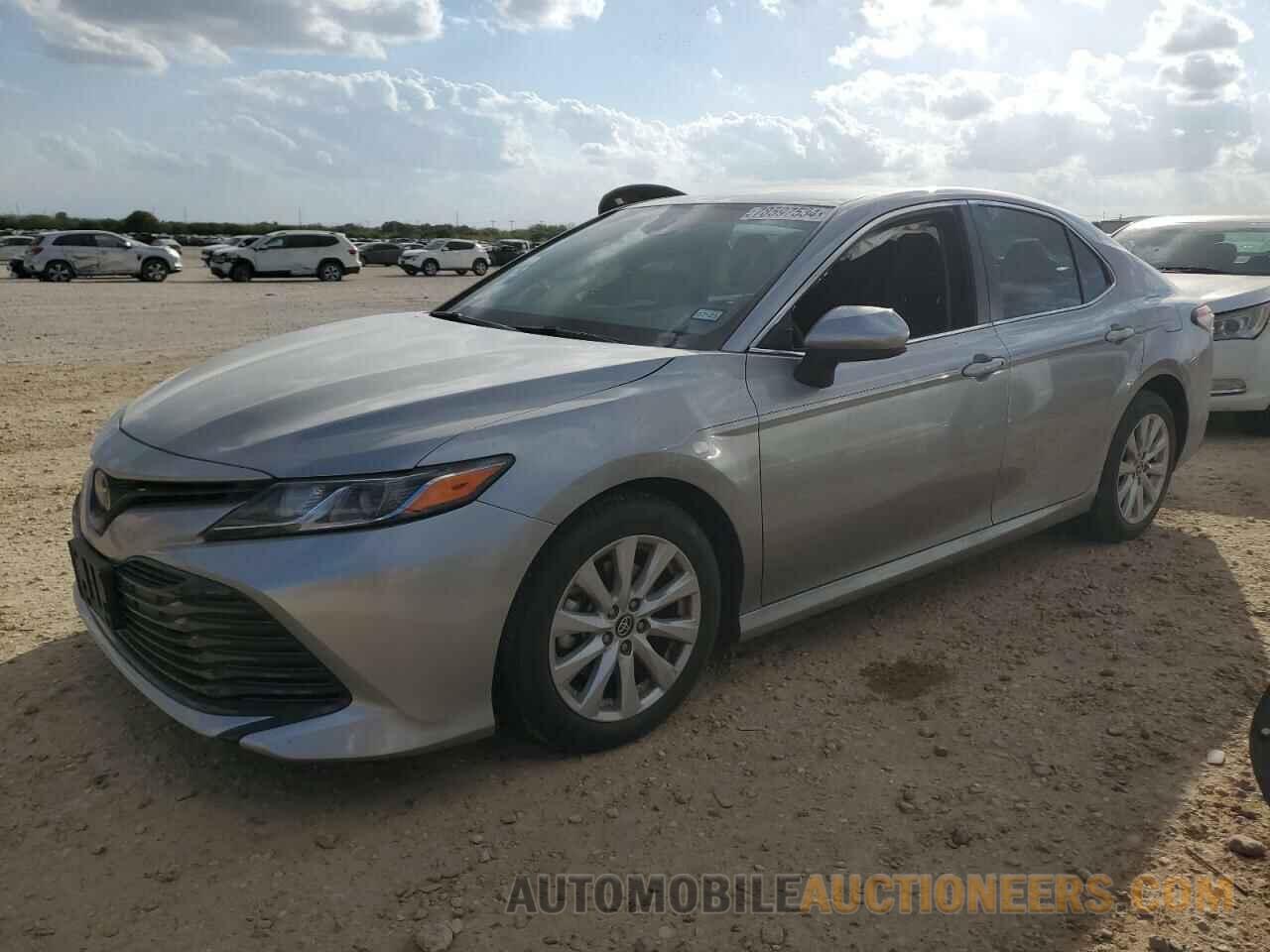 4T1B11HK6JU150251 TOYOTA CAMRY 2018