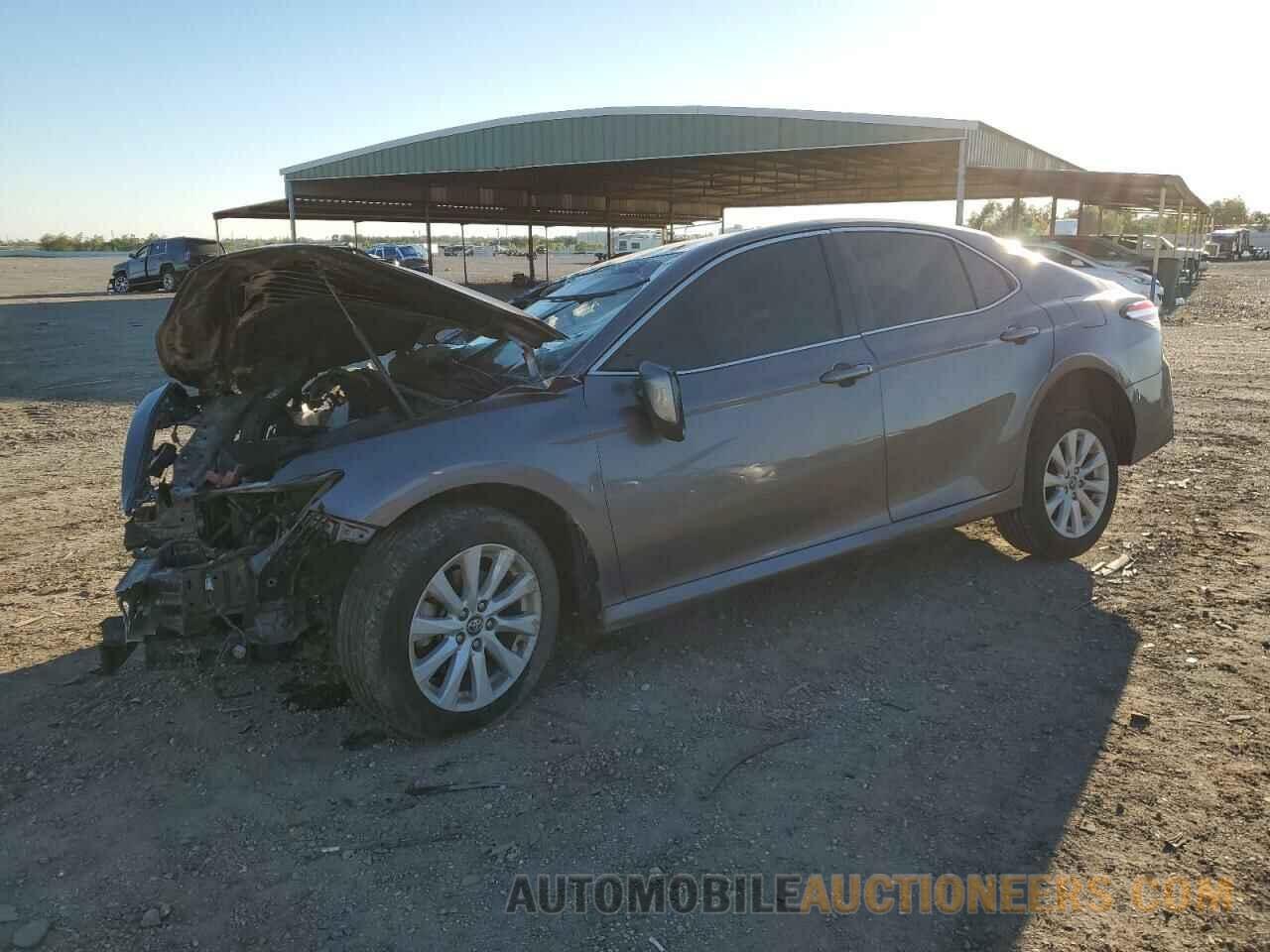 4T1B11HK6JU151755 TOYOTA CAMRY 2018