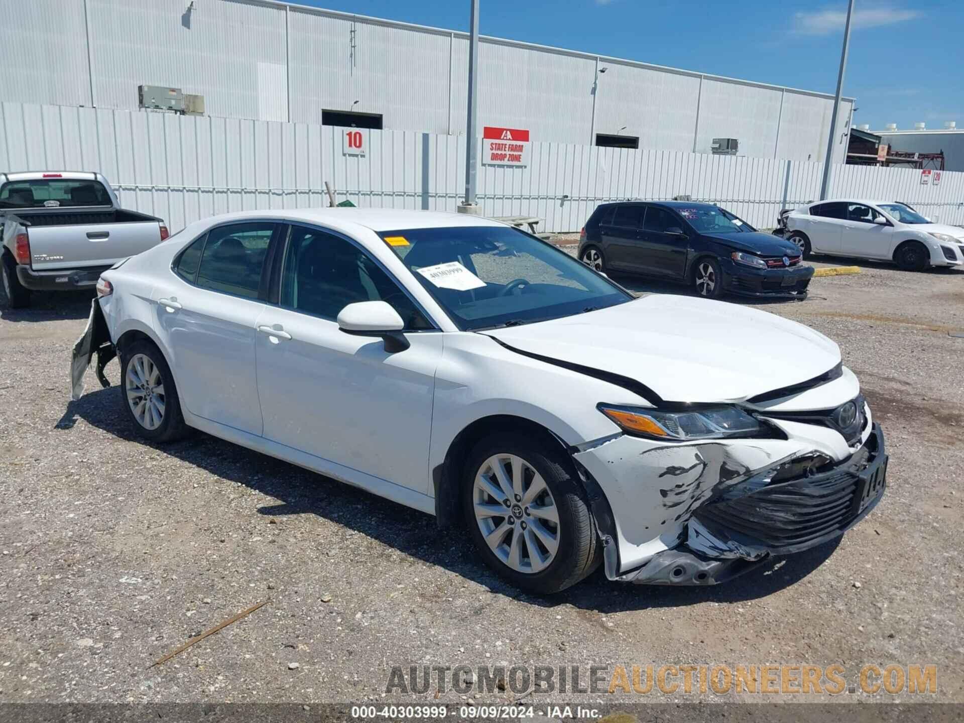 4T1B11HK6JU151965 TOYOTA CAMRY 2018