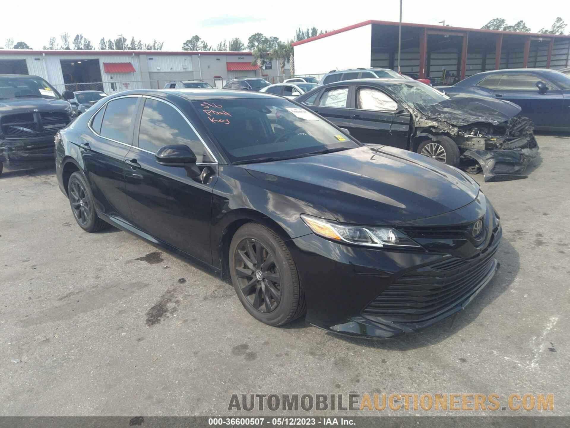 4T1B11HK6JU152792 TOYOTA CAMRY 2018