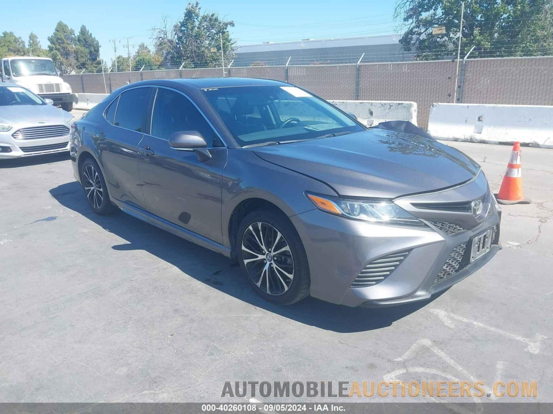 4T1B11HK6JU157233 TOYOTA CAMRY 2018