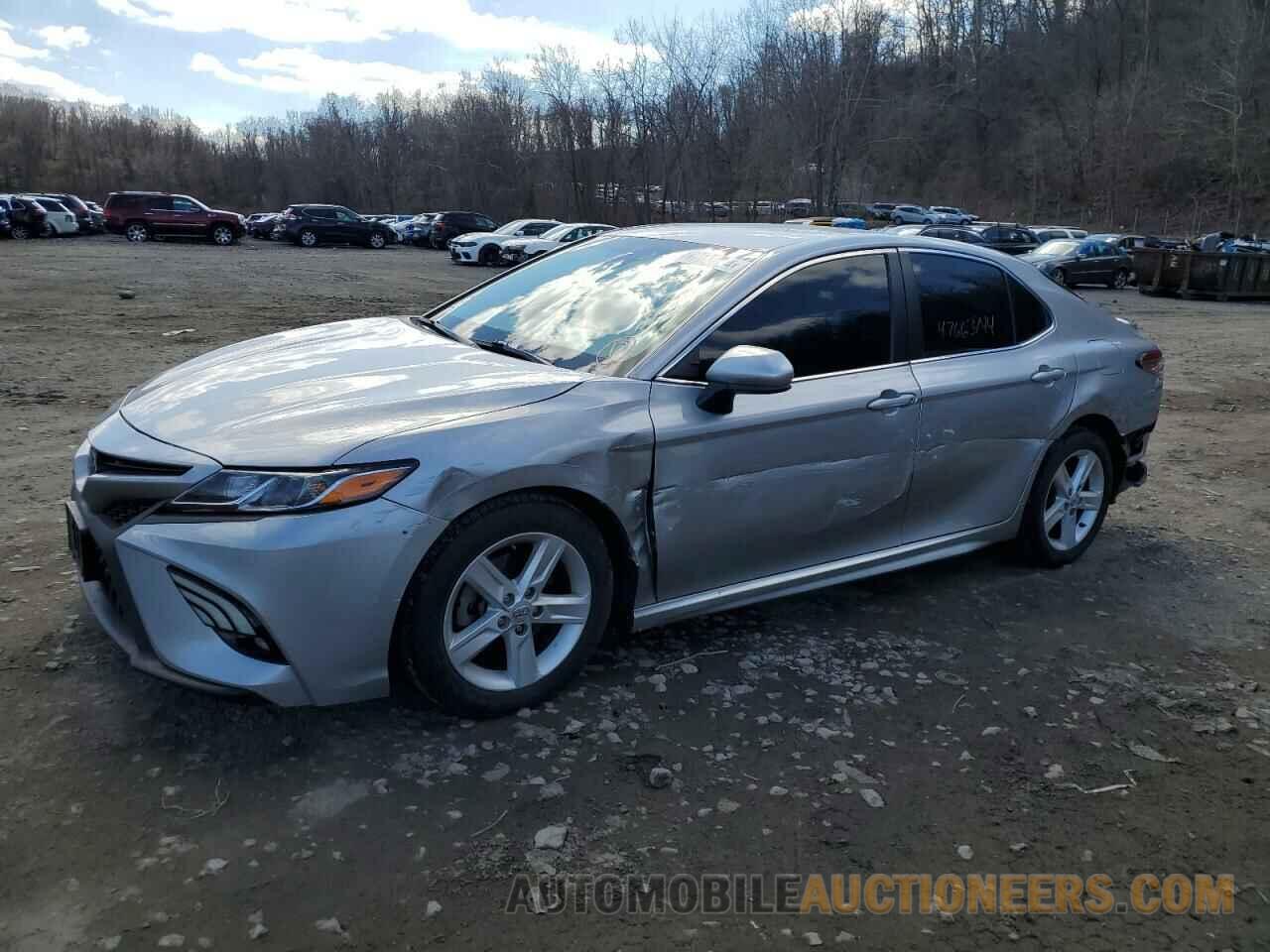 4T1B11HK6JU157944 TOYOTA CAMRY 2018