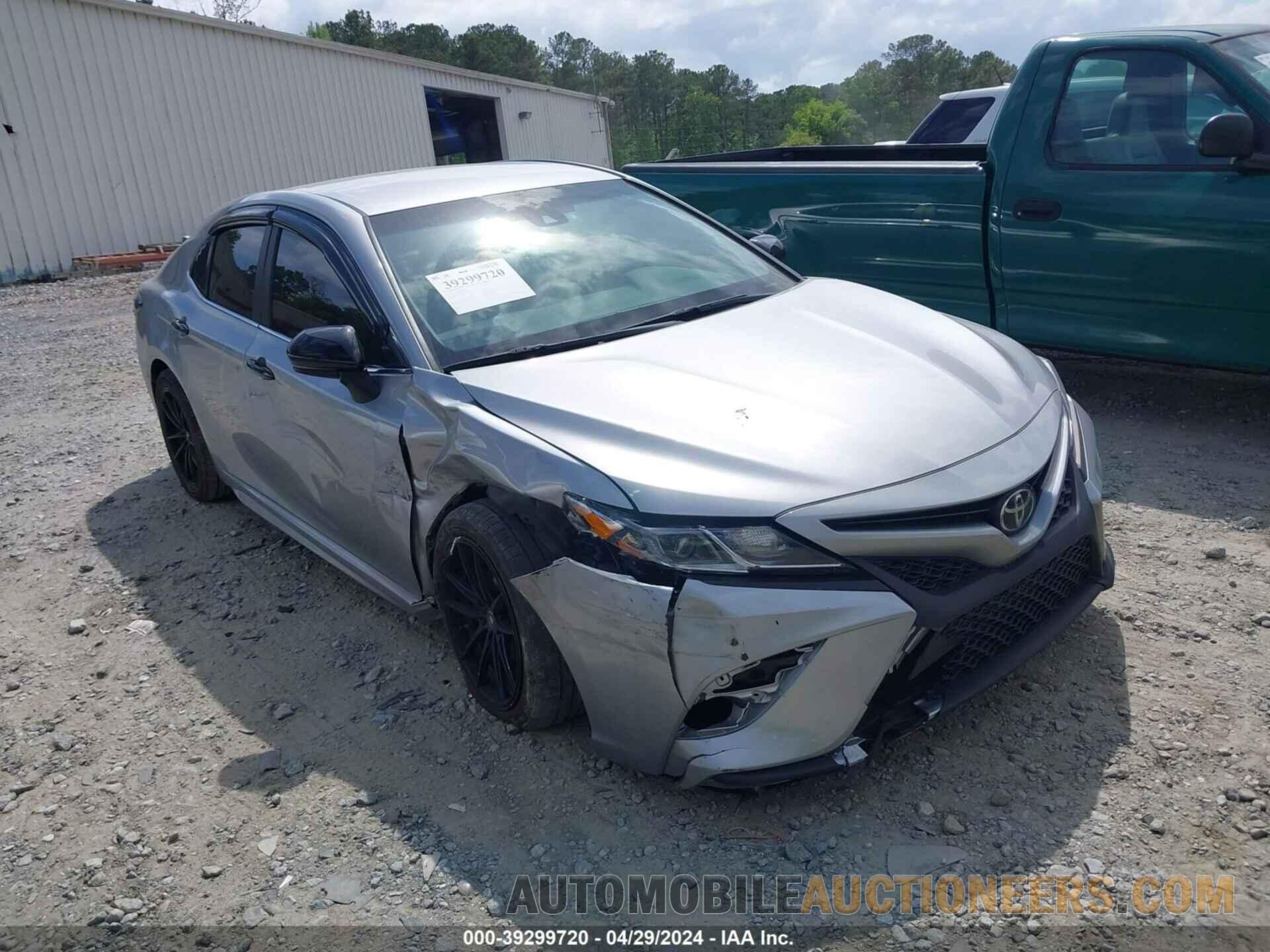 4T1B11HK6JU158088 TOYOTA CAMRY 2018